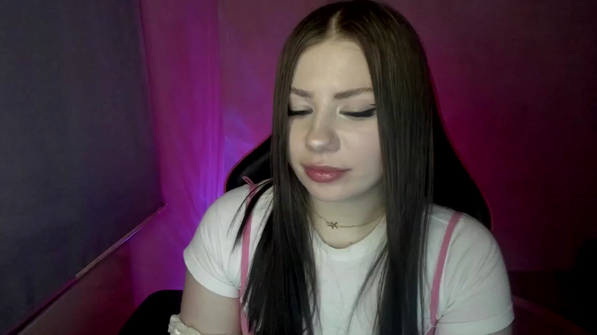 Gallery image thumbnail from FlyingDream's myfreecams stream on, 05/01/2025, 13:05 image 1 of 20
