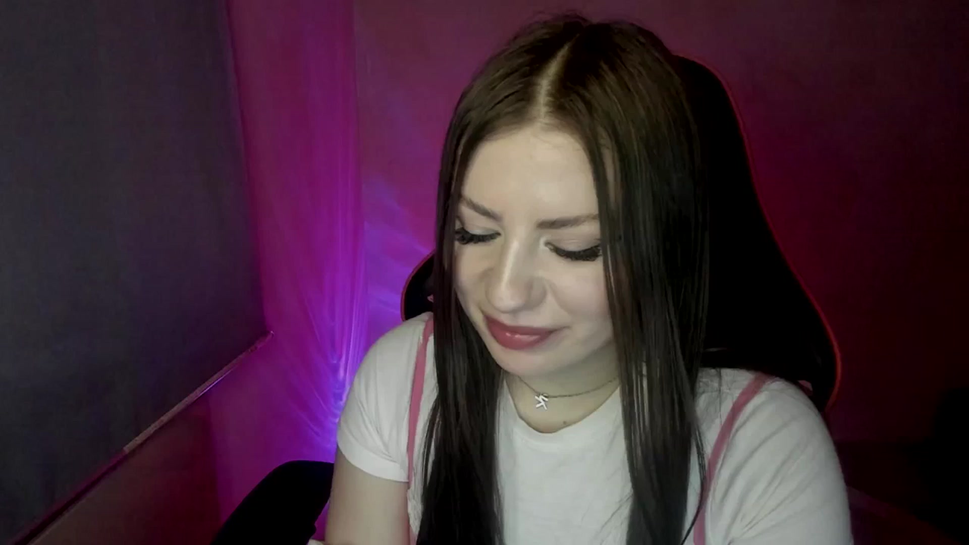 Gallery image thumbnail from FlyingDream's myfreecams stream on, 05/01/2025, 13:05 image 11 of 20