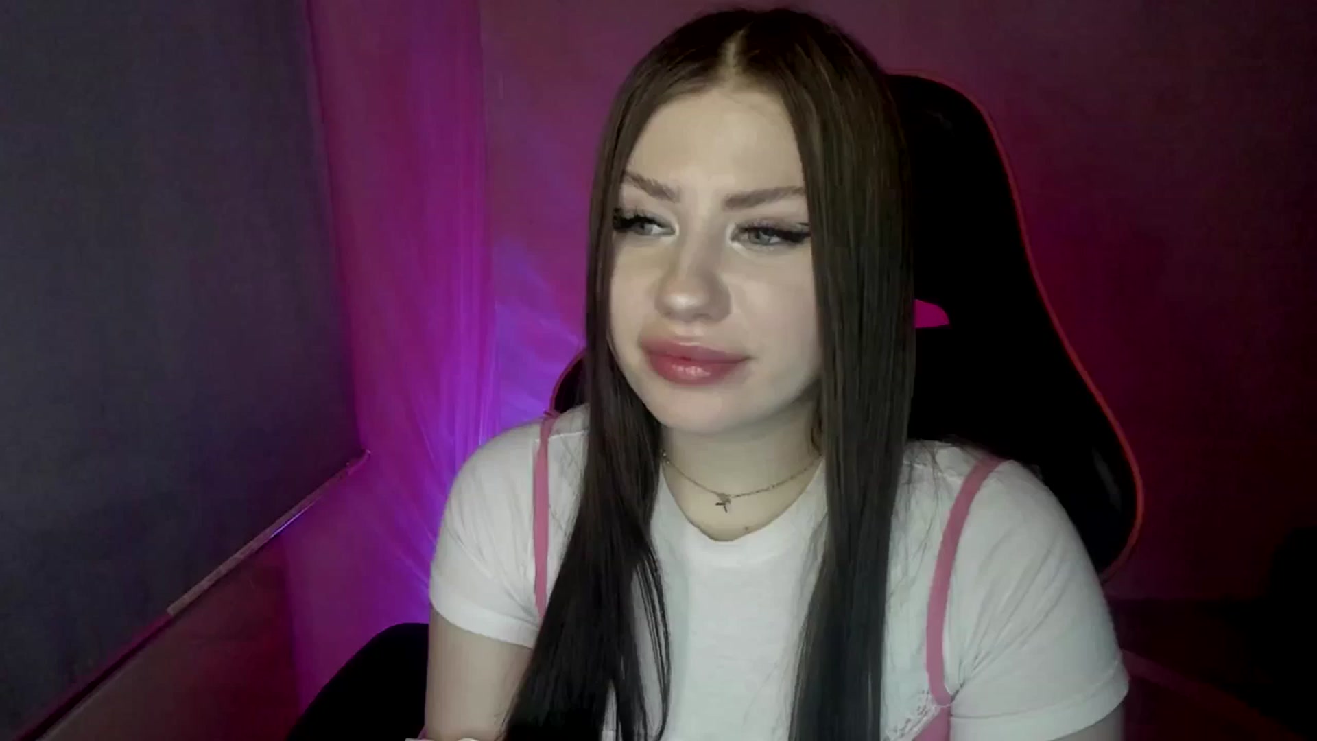 Gallery image thumbnail from FlyingDream's myfreecams stream on, 05/01/2025, 13:05 image 13 of 20
