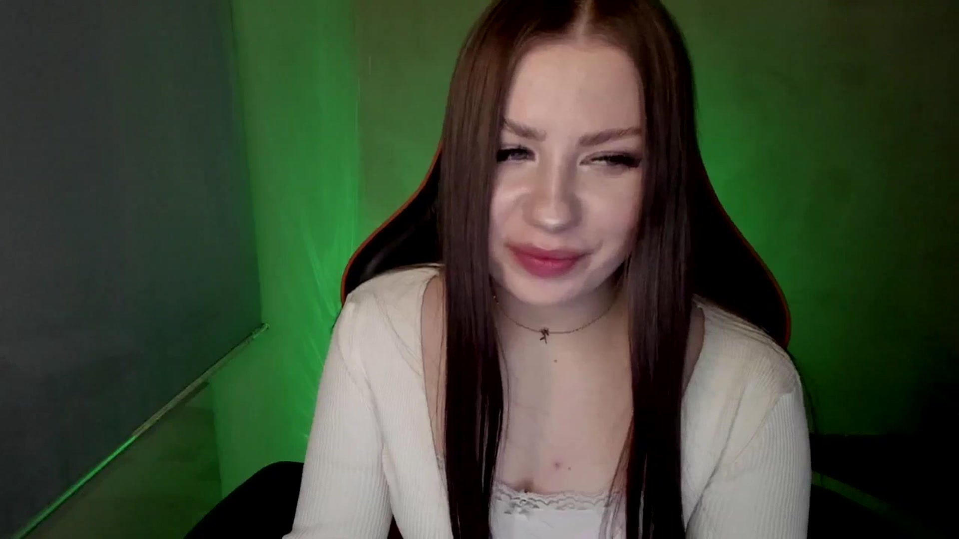 Gallery image thumbnail from FlyingDream's myfreecams stream on, 05/02/2025, 12:14 image 12 of 20
