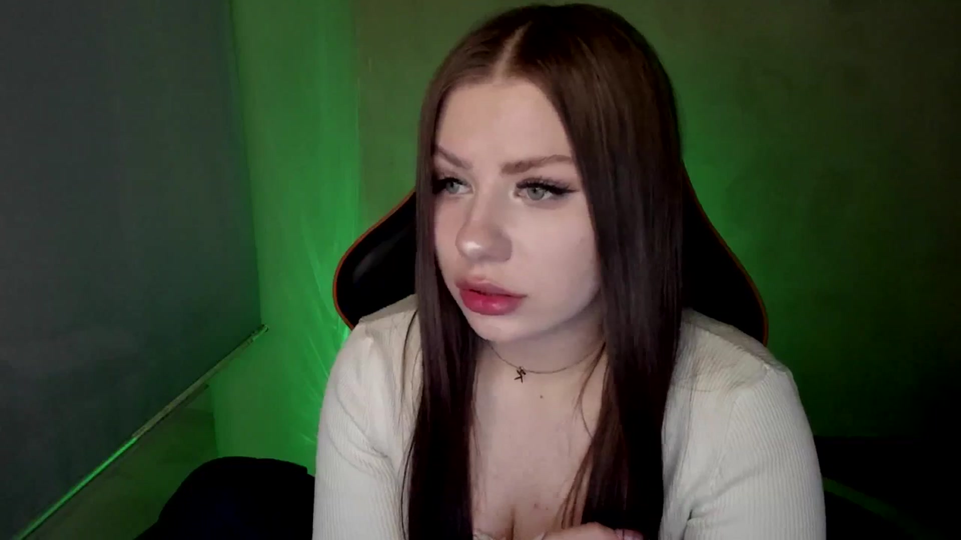 Gallery image thumbnail from FlyingDream's myfreecams stream on, 05/02/2025, 12:14 image 2 of 20