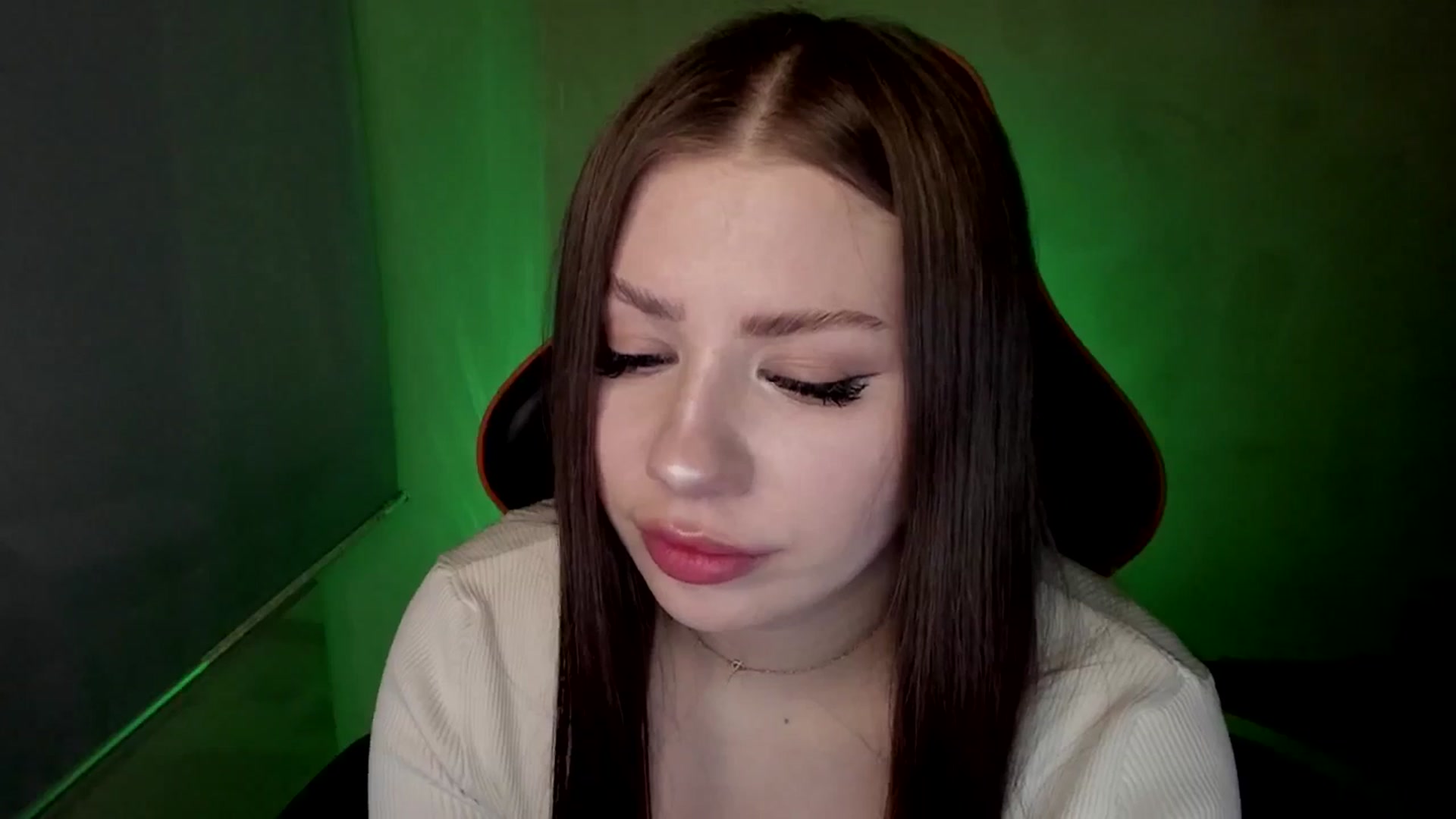 Gallery image thumbnail from FlyingDream's myfreecams stream on, 05/02/2025, 12:14 image 9 of 20
