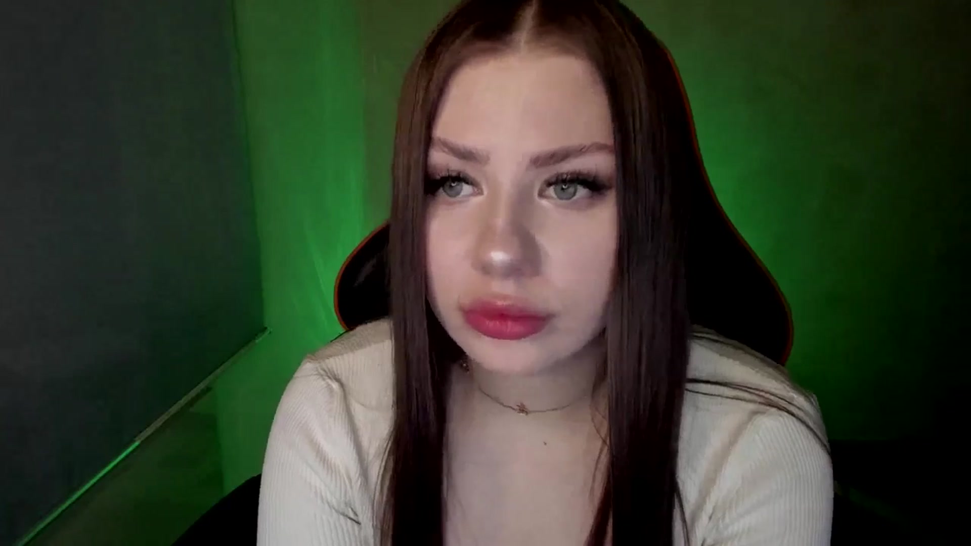 Gallery image thumbnail from FlyingDream's myfreecams stream on, 05/02/2025, 12:14 image 11 of 20