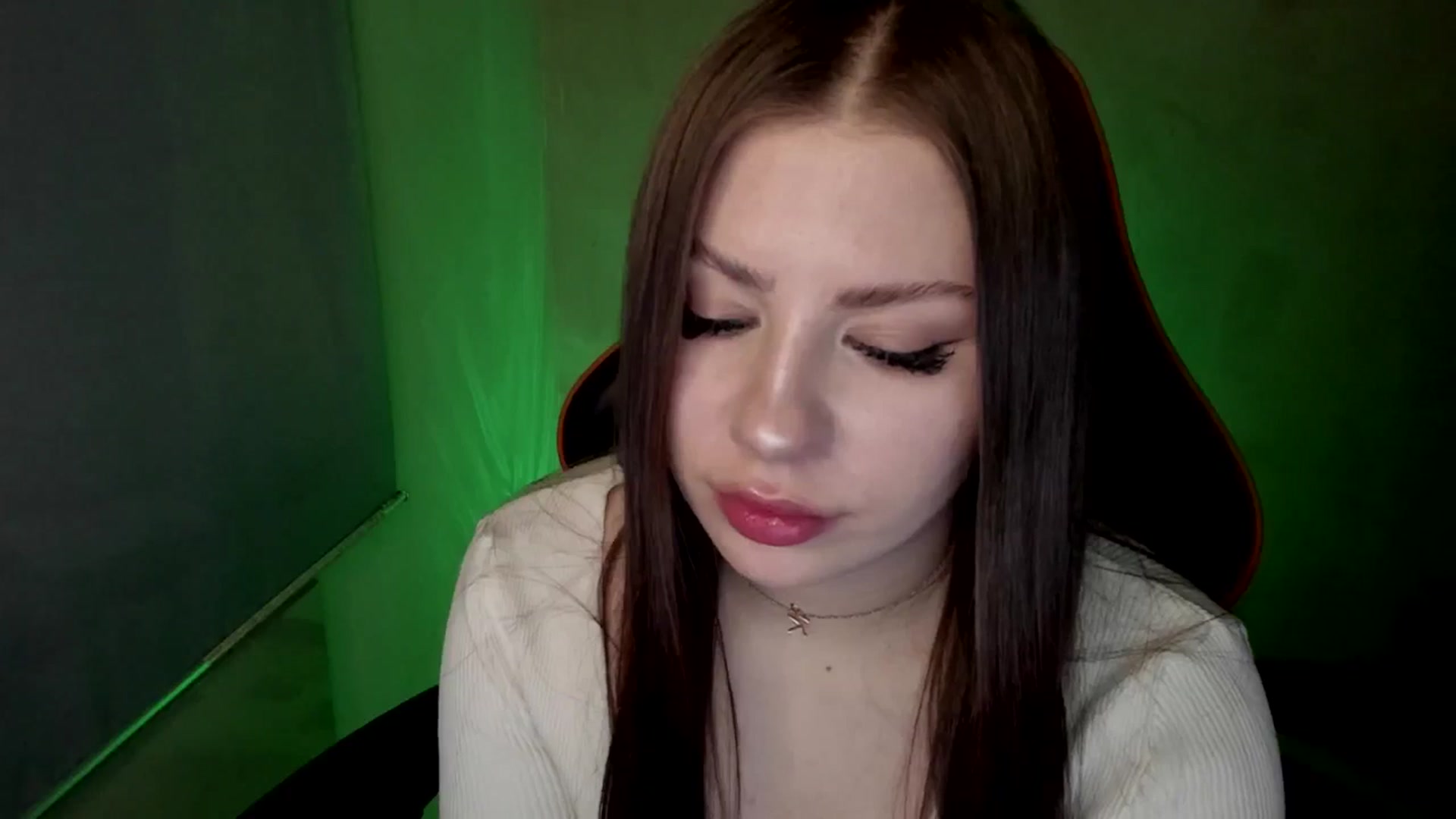 Gallery image thumbnail from FlyingDream's myfreecams stream on, 05/02/2025, 12:14 image 20 of 20