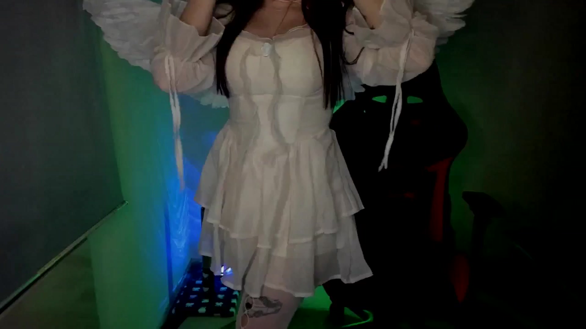 Gallery image thumbnail from FlyingDream's myfreecams stream on, 05/05/2025, 13:27 image 15 of 20