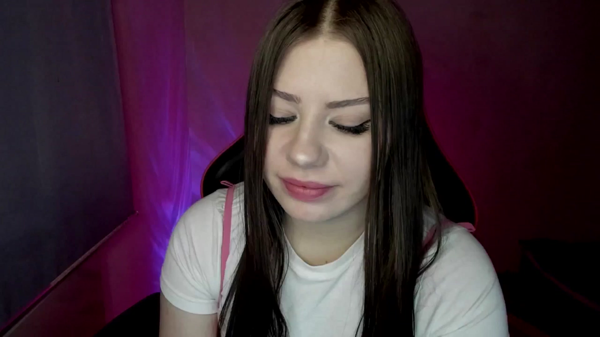 Gallery image thumbnail from FlyingDream's myfreecams stream on, 05/07/2025, 12:30 image 18 of 20