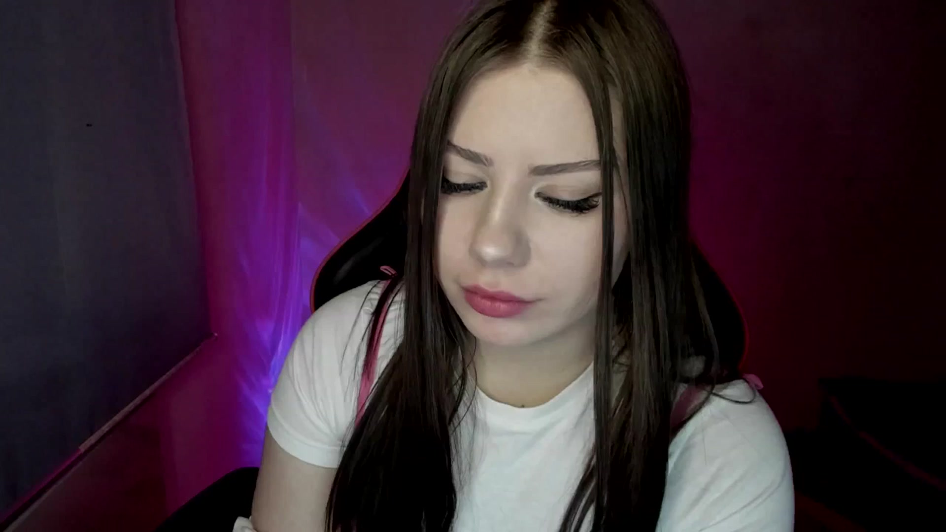 Gallery image thumbnail from FlyingDream's myfreecams stream on, 05/07/2025, 12:30 image 11 of 20