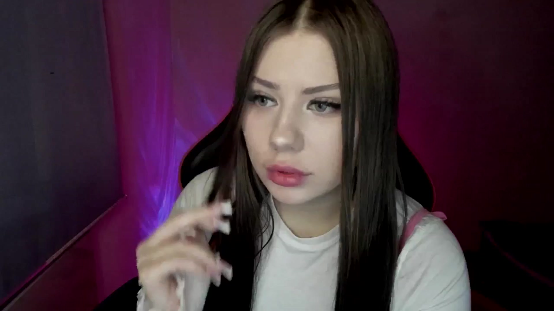 Gallery image thumbnail from FlyingDream's myfreecams stream on, 05/07/2025, 12:30 image 14 of 20