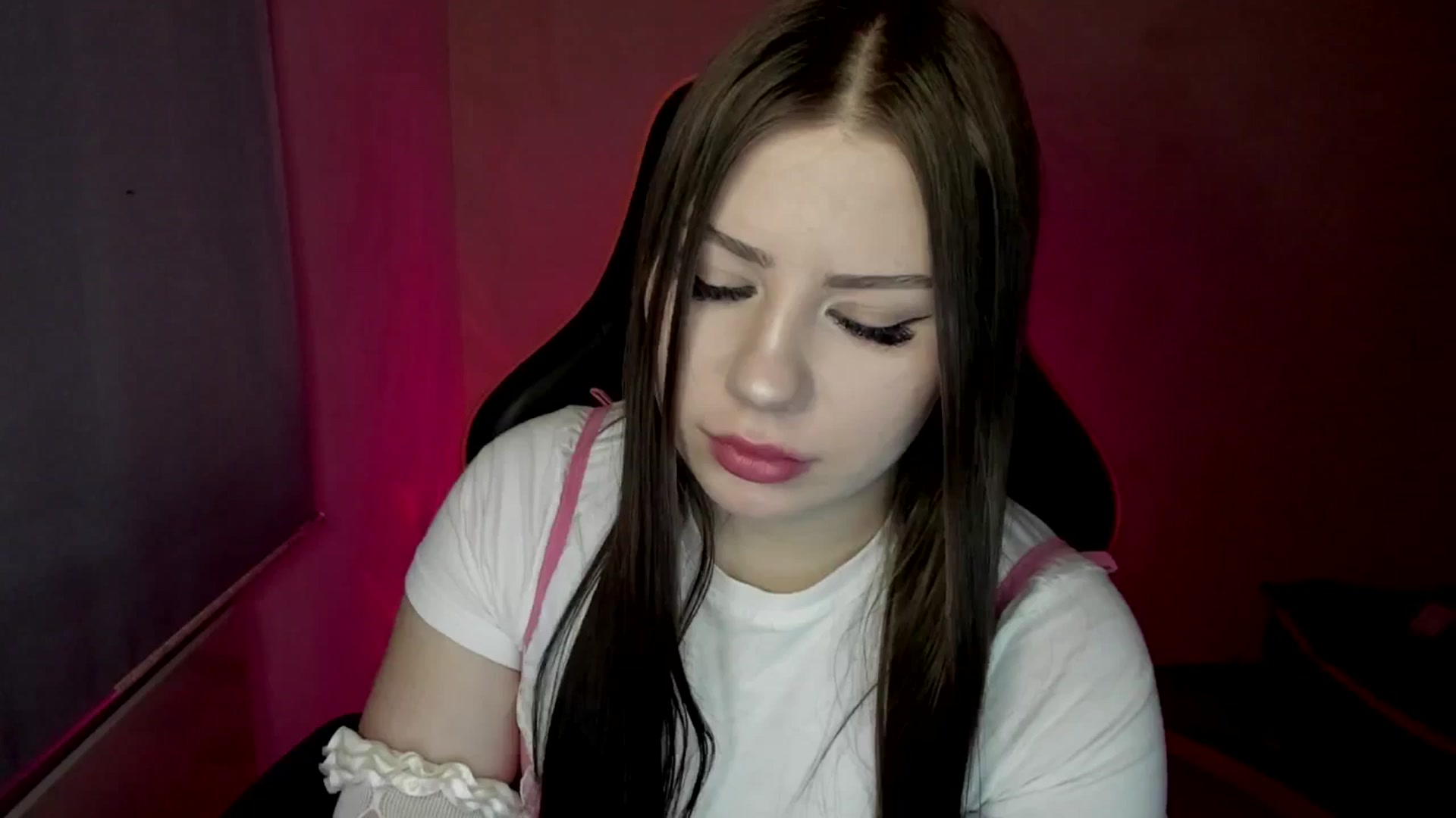 Gallery image thumbnail from FlyingDream's myfreecams stream on, 05/07/2025, 12:30 image 4 of 20