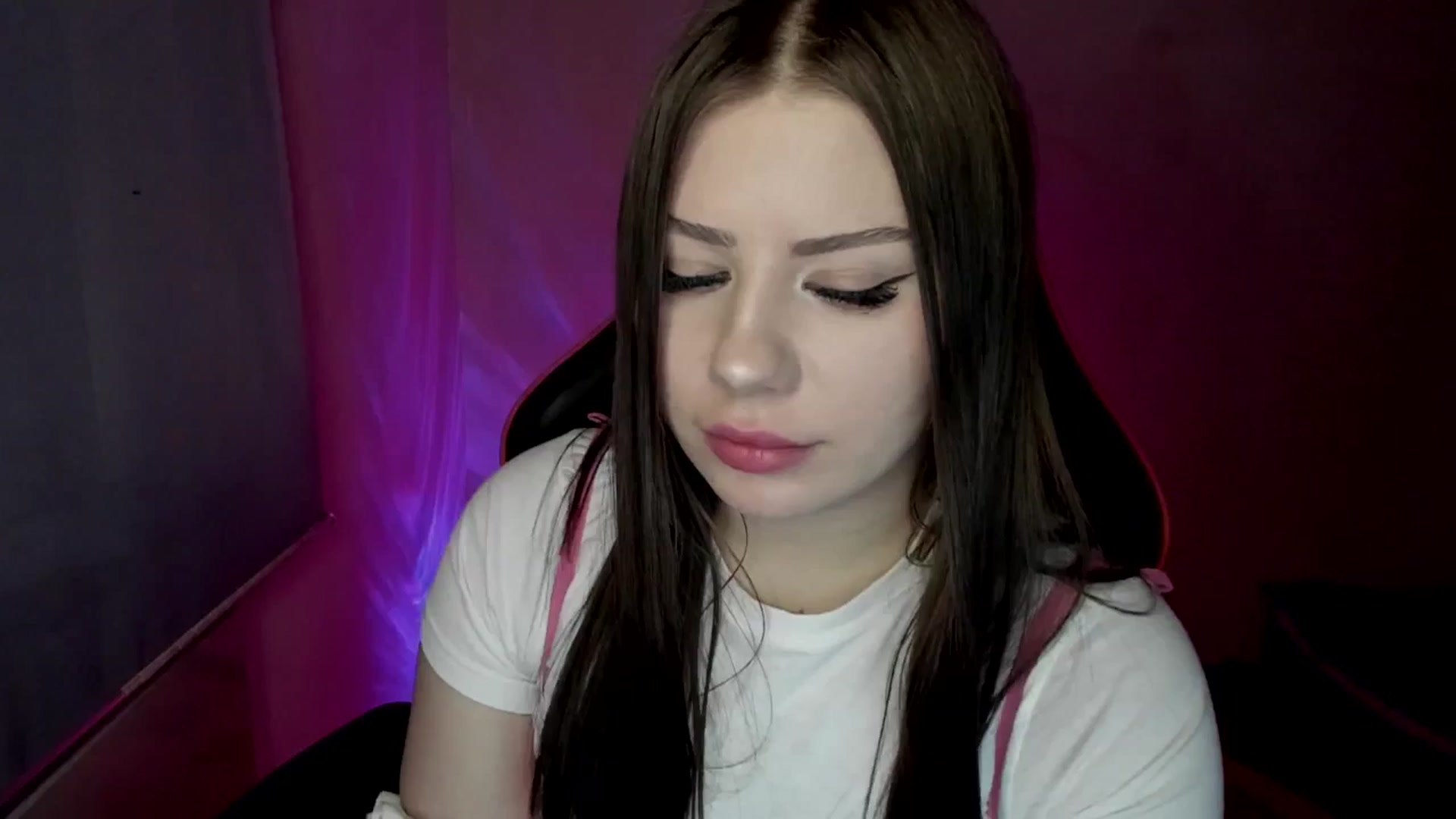 Gallery image thumbnail from FlyingDream's myfreecams stream on, 05/07/2025, 12:30 image 12 of 20
