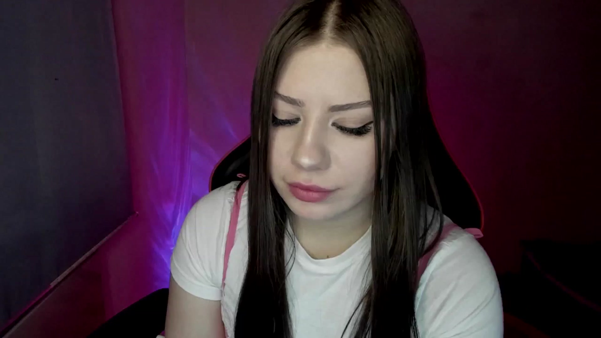 Gallery image thumbnail from FlyingDream's myfreecams stream on, 05/07/2025, 12:30 image 16 of 20