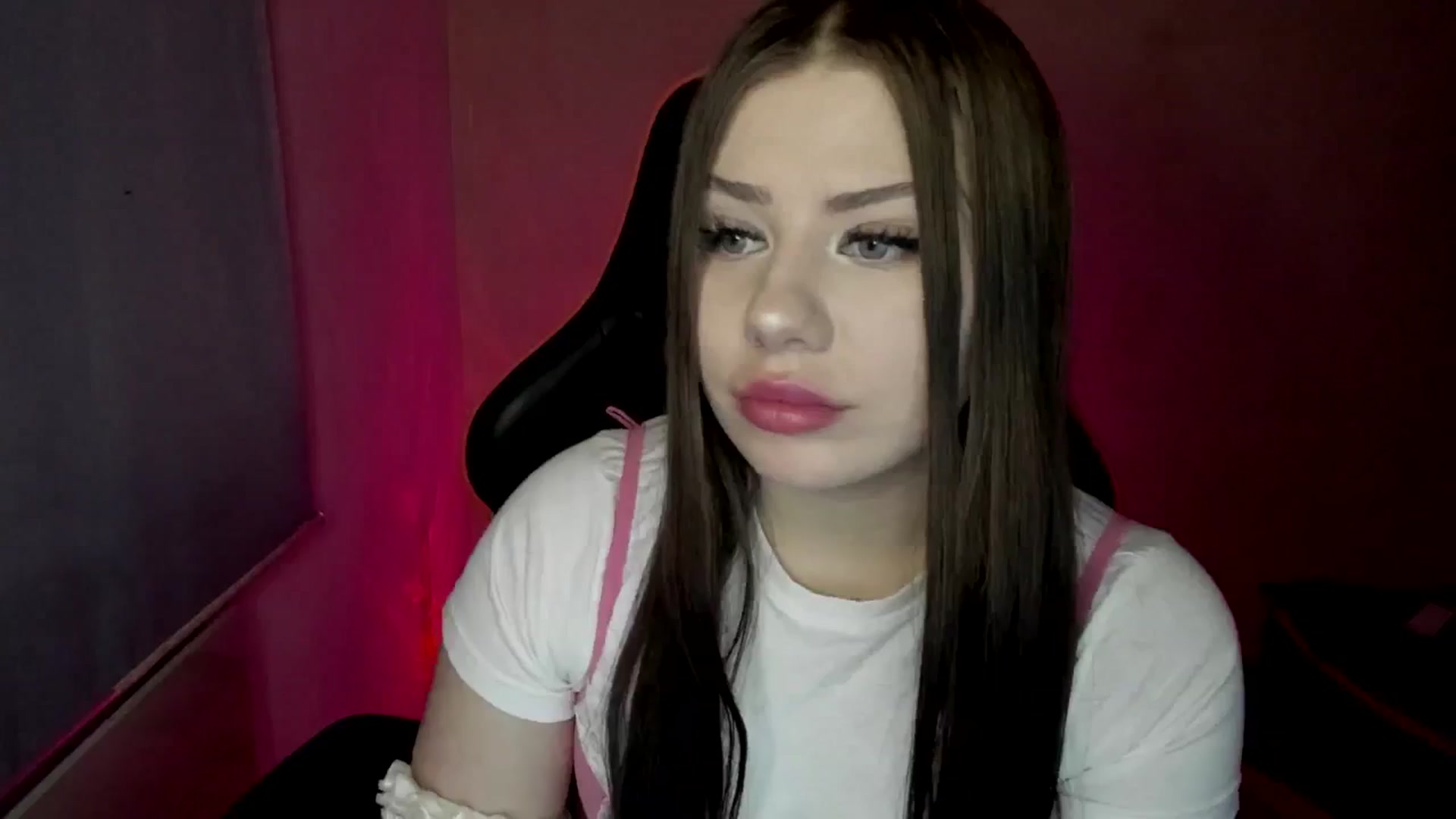 Gallery image thumbnail from FlyingDream's myfreecams stream on, 05/07/2025, 12:30 image 3 of 20