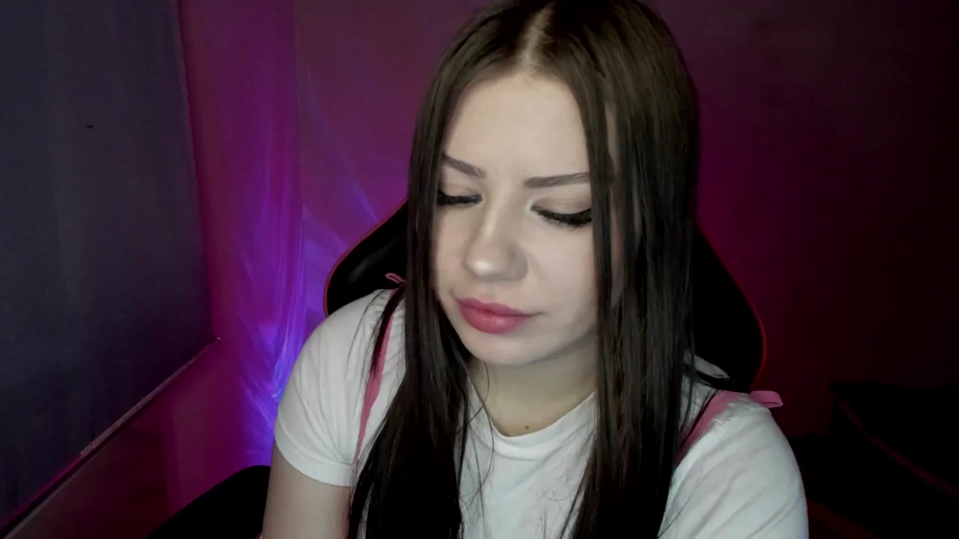 Gallery image thumbnail from FlyingDream's myfreecams stream on, 05/07/2025, 12:30 image 13 of 20