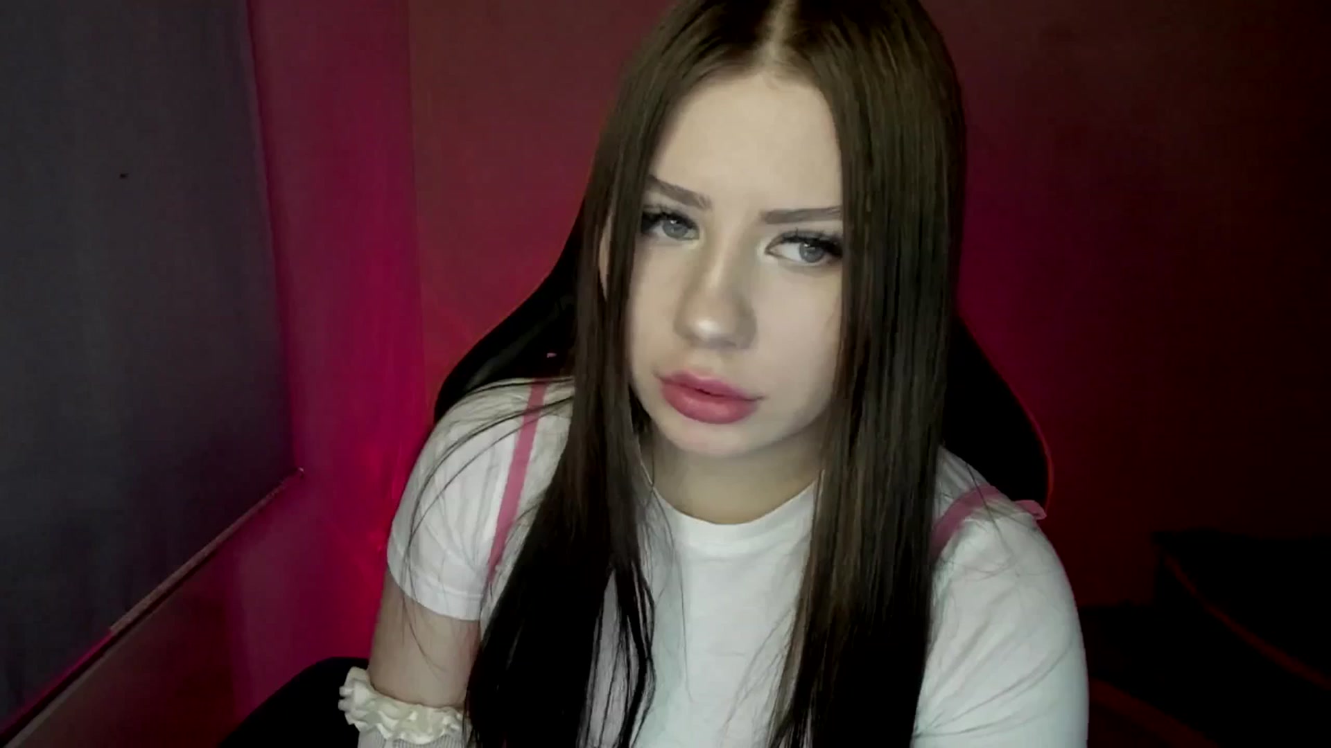 Gallery image thumbnail from FlyingDream's myfreecams stream on, 05/07/2025, 12:30 image 9 of 20