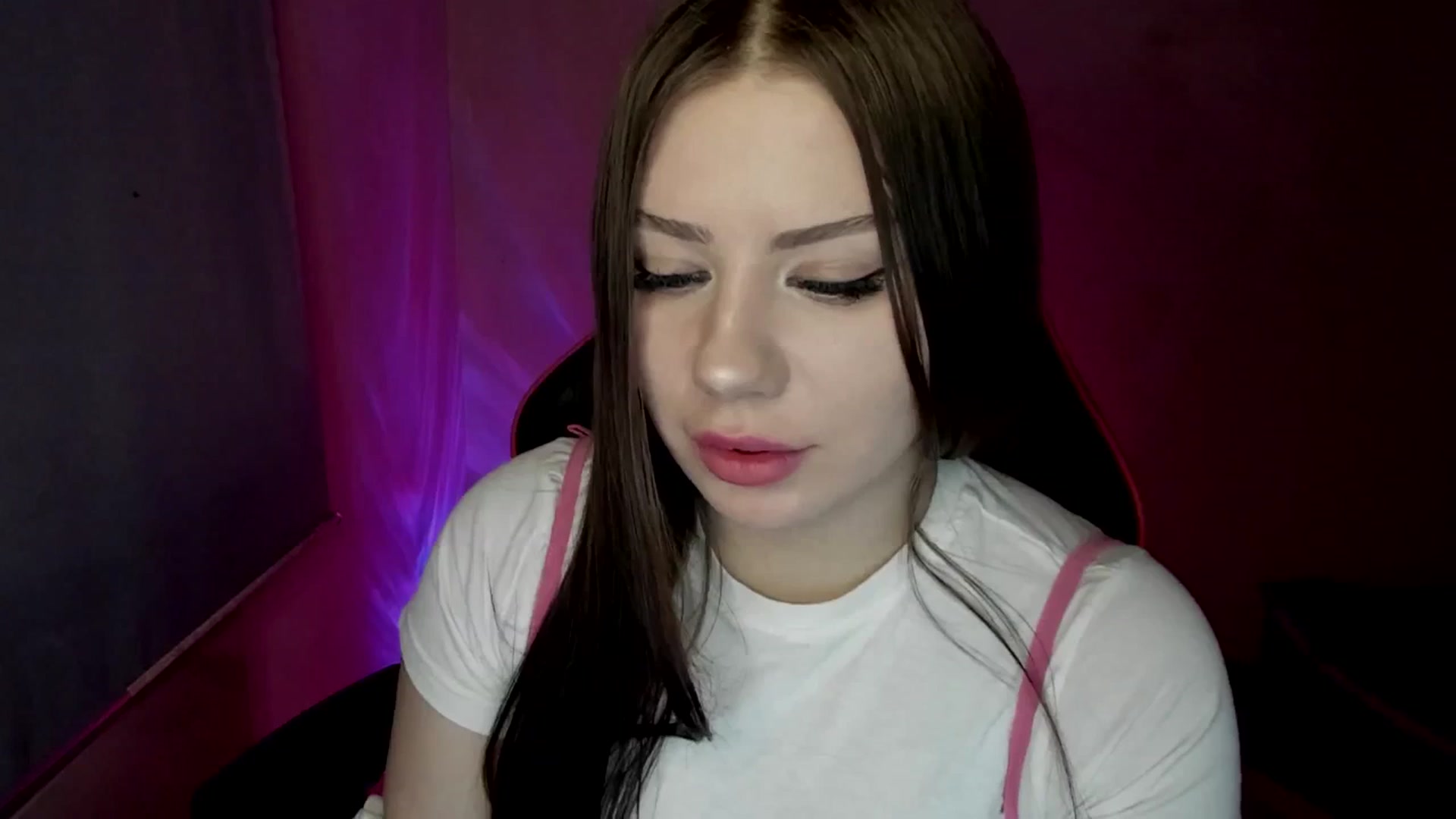 Gallery image thumbnail from FlyingDream's myfreecams stream on, 05/07/2025, 13:30 image 9 of 20