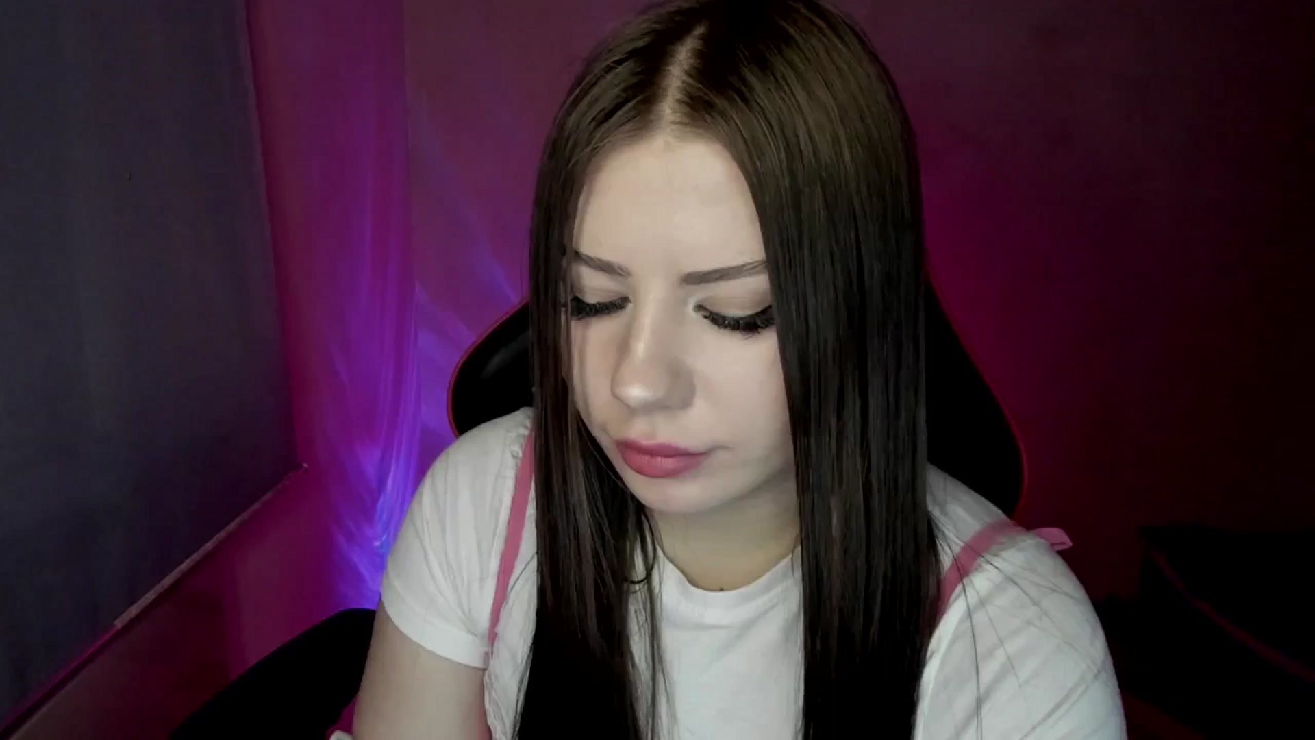 Gallery image thumbnail from FlyingDream's myfreecams stream on, 05/07/2025, 13:30 image 2 of 20