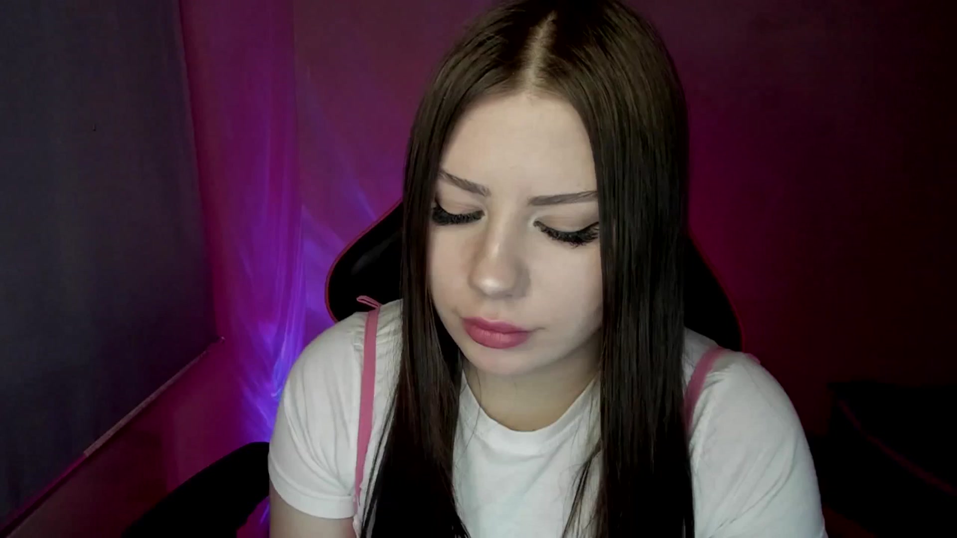 Gallery image thumbnail from FlyingDream's myfreecams stream on, 05/07/2025, 13:30 image 4 of 20