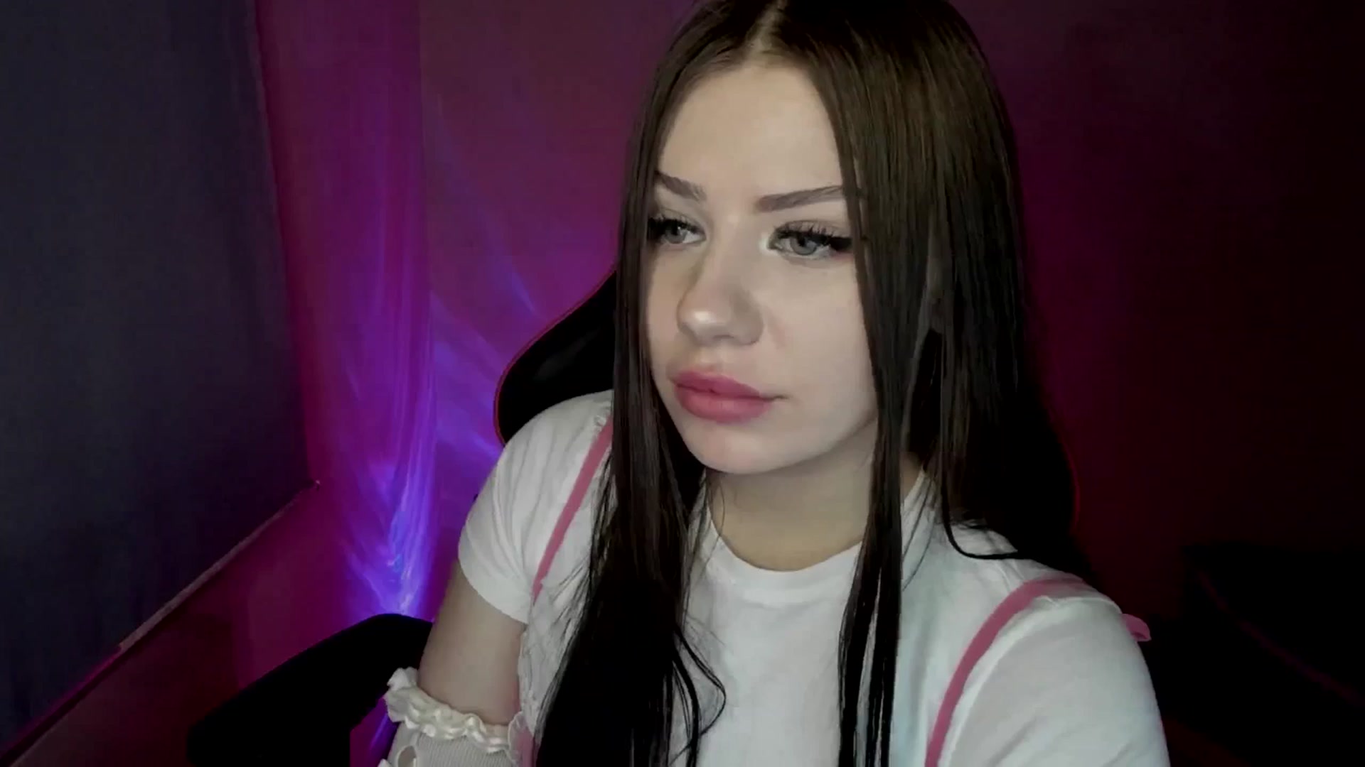 Gallery image thumbnail from FlyingDream's myfreecams stream on, 05/07/2025, 13:30 image 12 of 20