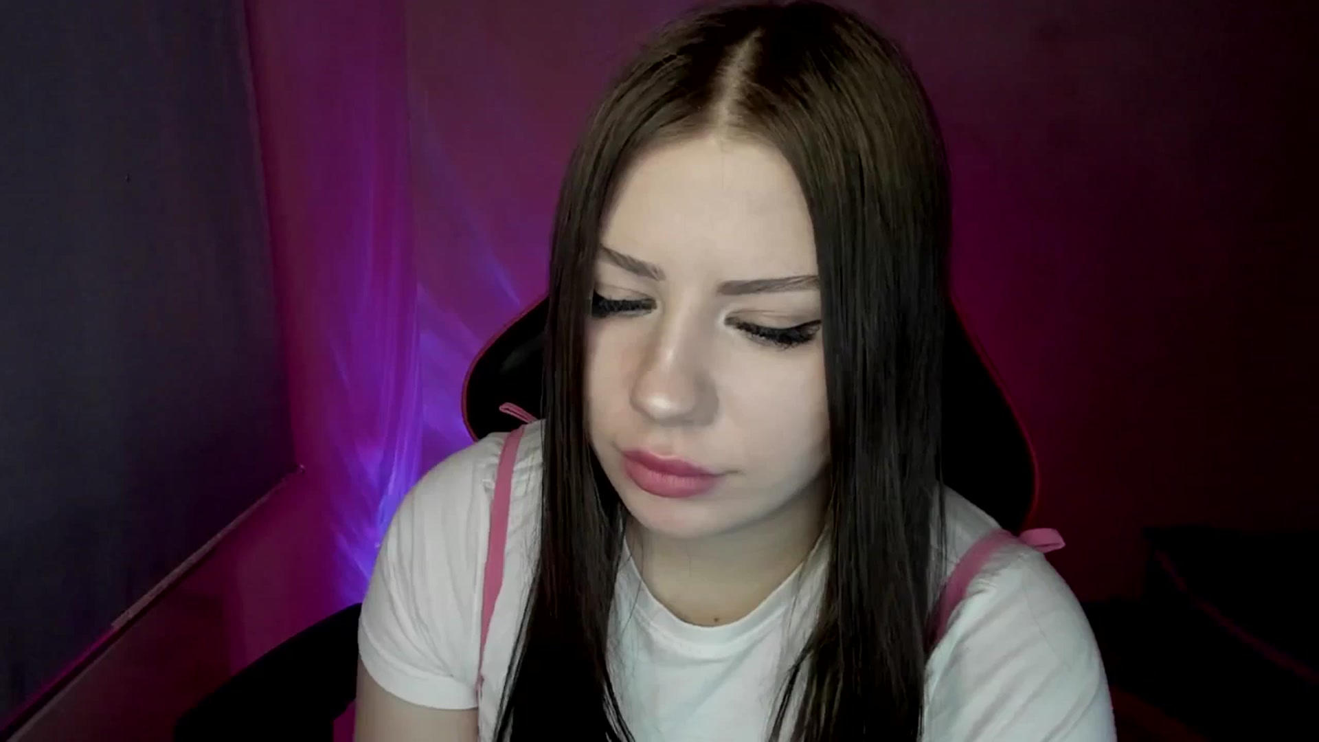 Gallery image thumbnail from FlyingDream's myfreecams stream on, 05/07/2025, 13:30 image 6 of 20