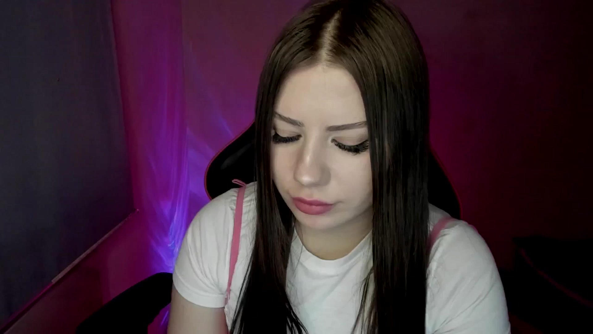 Gallery image thumbnail from FlyingDream's myfreecams stream on, 05/07/2025, 13:30 image 5 of 20