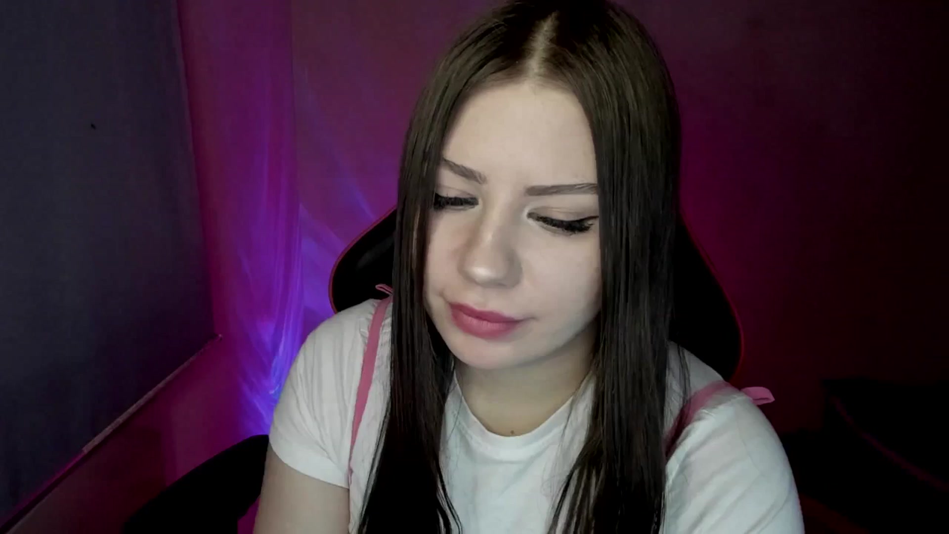Gallery image thumbnail from FlyingDream's myfreecams stream on, 05/07/2025, 13:30 image 7 of 20