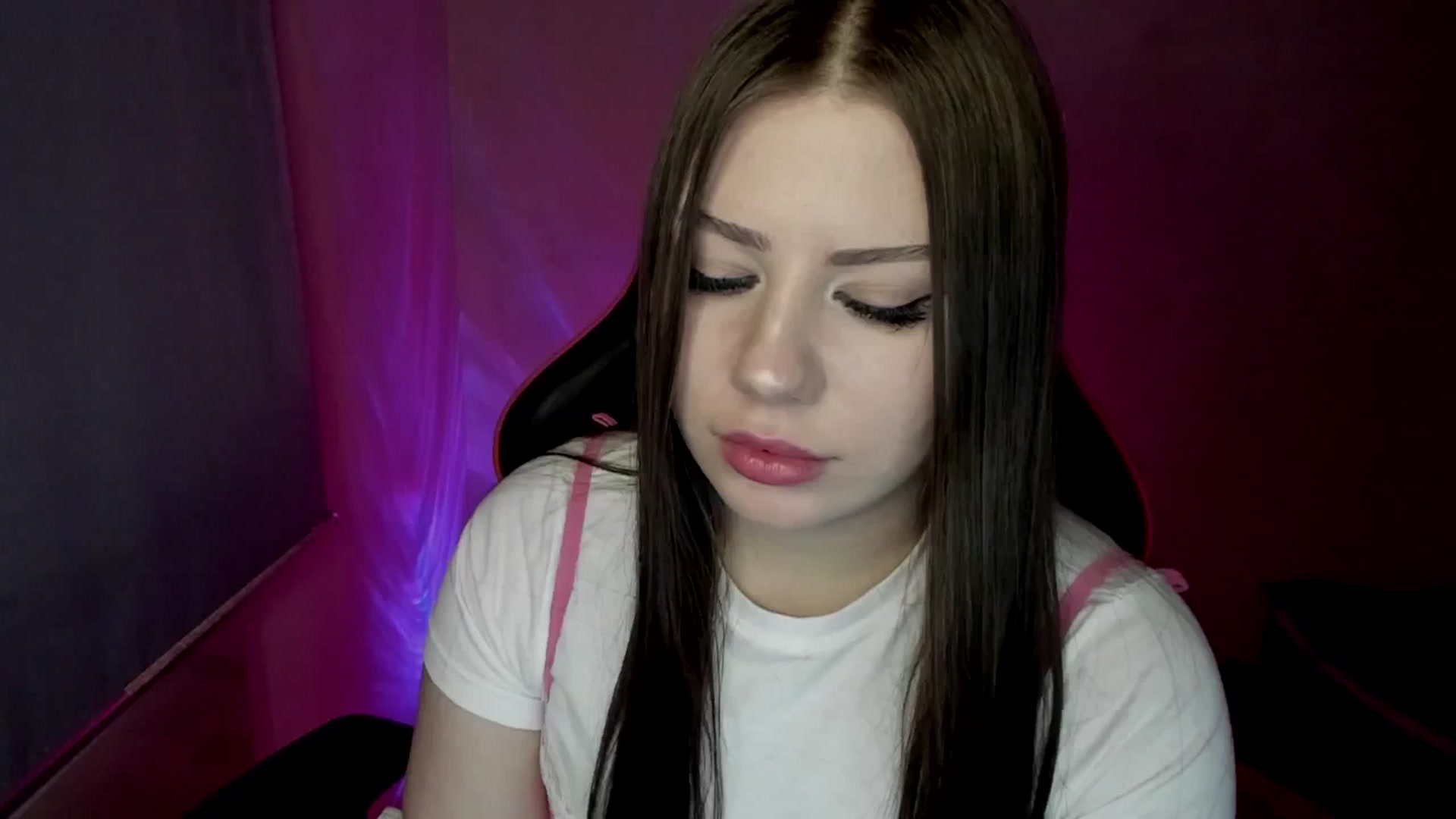 Gallery image thumbnail from FlyingDream's myfreecams stream on, 05/07/2025, 13:30 image 18 of 20