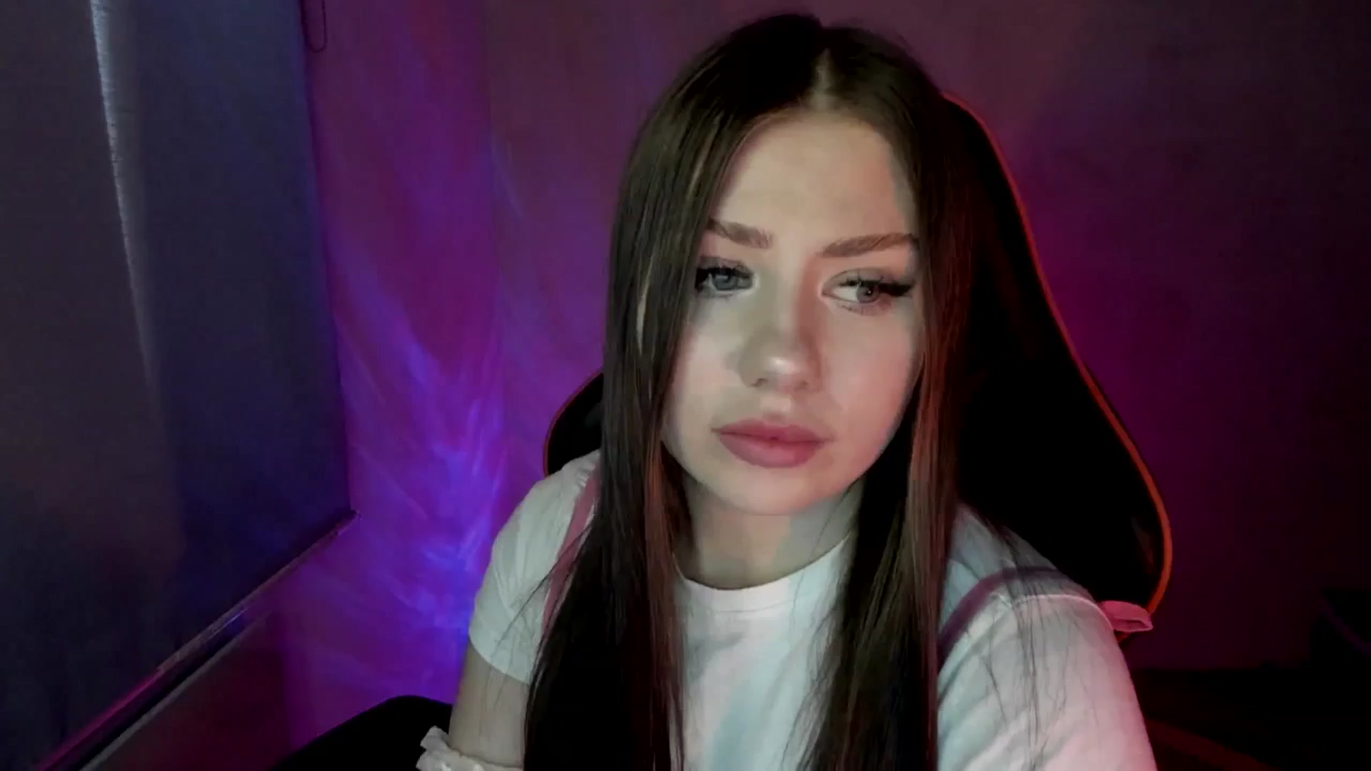 Gallery image thumbnail from FlyingDream's myfreecams stream on, 05/15/2025, 12:12 image 11 of 20