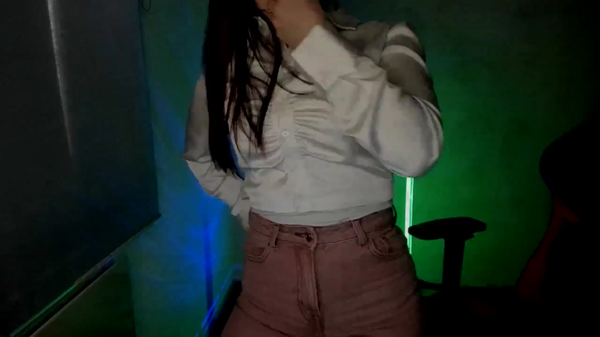 Gallery image thumbnail from FlyingDream's myfreecams stream on, 05/16/2025, 11:07 image 17 of 20