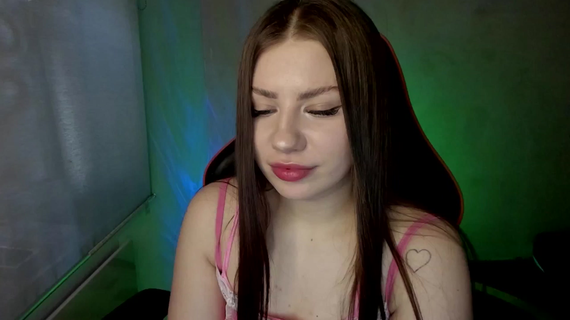 Gallery image thumbnail from FlyingDream's myfreecams stream on, 05/24/2025, 14:36 image 14 of 20