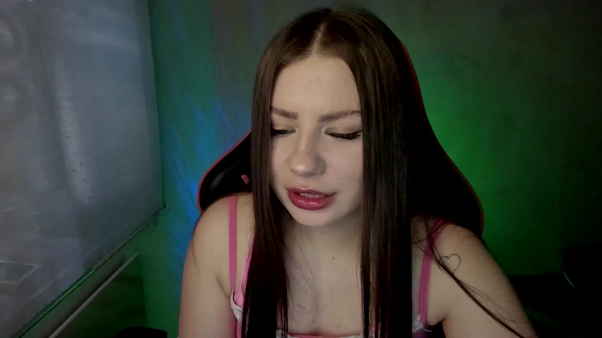Gallery image thumbnail from FlyingDream's myfreecams stream on, 05/24/2025, 14:36 image 1 of 20