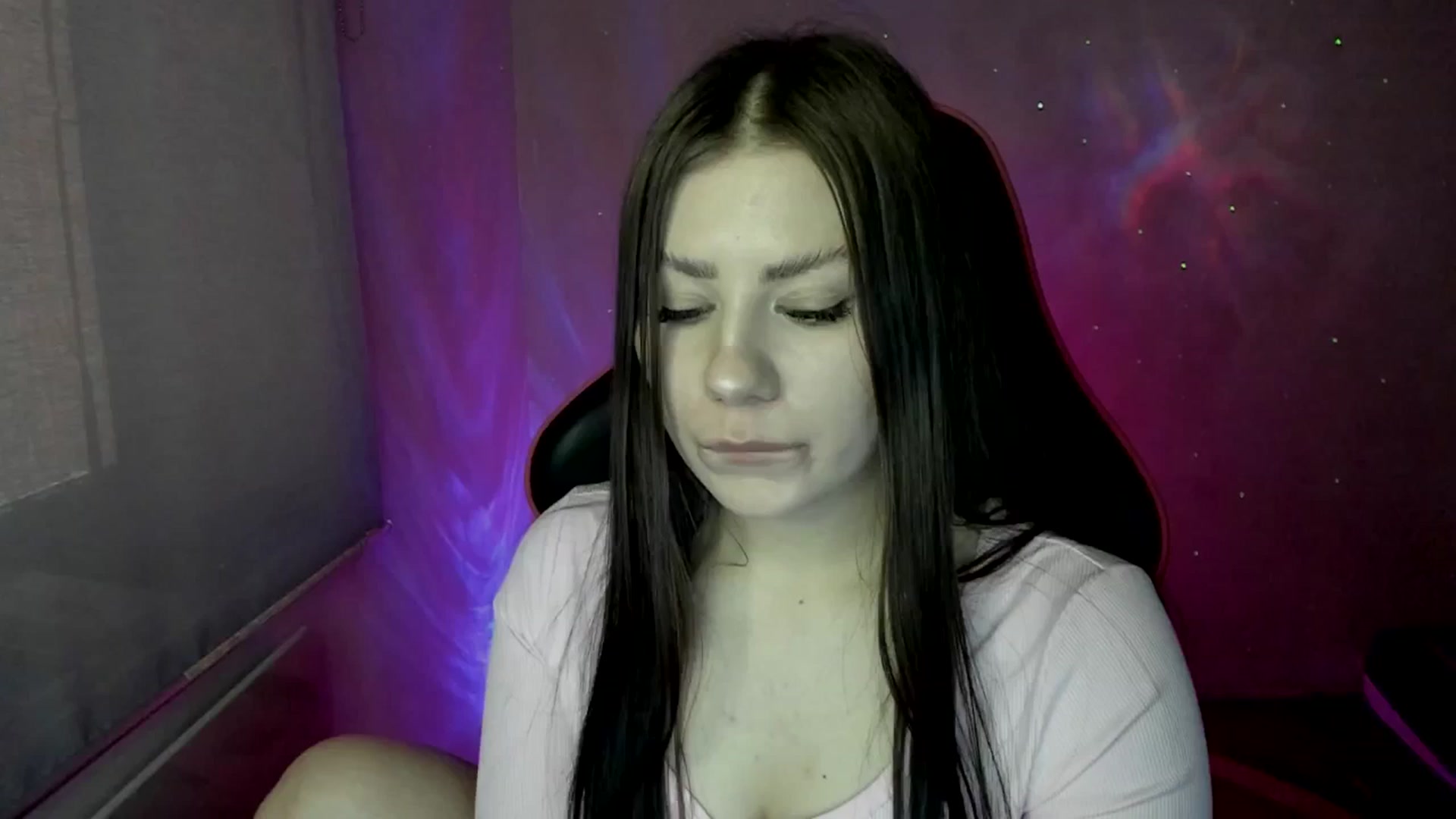 Gallery image thumbnail from FlyingDream's myfreecams stream on, 05/28/2025, 12:15 image 18 of 20