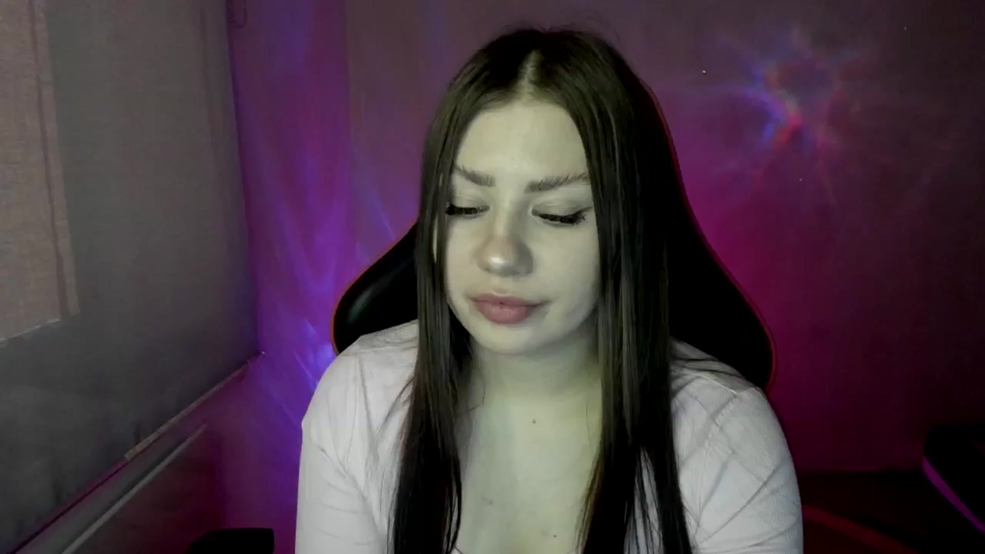 Gallery image thumbnail from FlyingDream's myfreecams stream on, 05/28/2025, 12:15 image 20 of 20