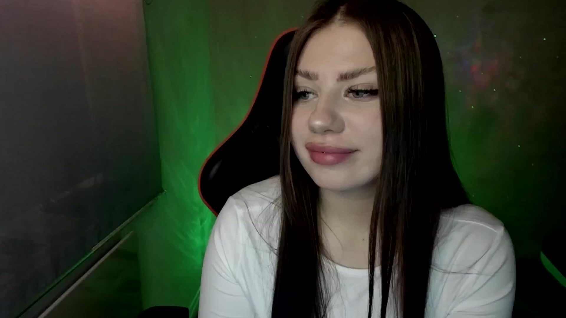 Gallery image thumbnail from FlyingDream's myfreecams stream on, 05/29/2025, 10:41 image 4 of 20