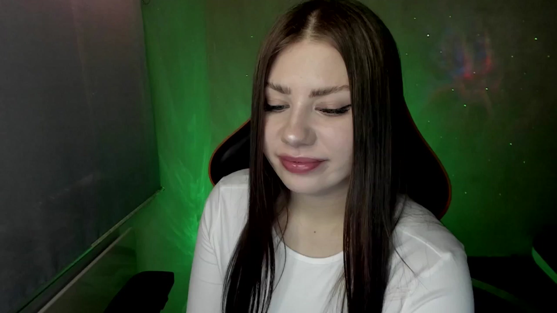 Gallery image thumbnail from FlyingDream's myfreecams stream on, 05/29/2025, 10:41 image 12 of 20
