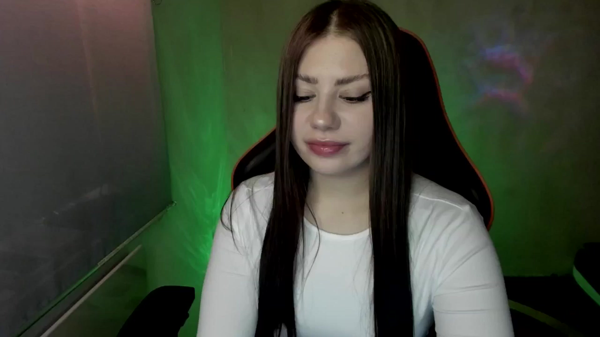 Gallery image thumbnail from FlyingDream's myfreecams stream on, 05/29/2025, 10:41 image 17 of 20