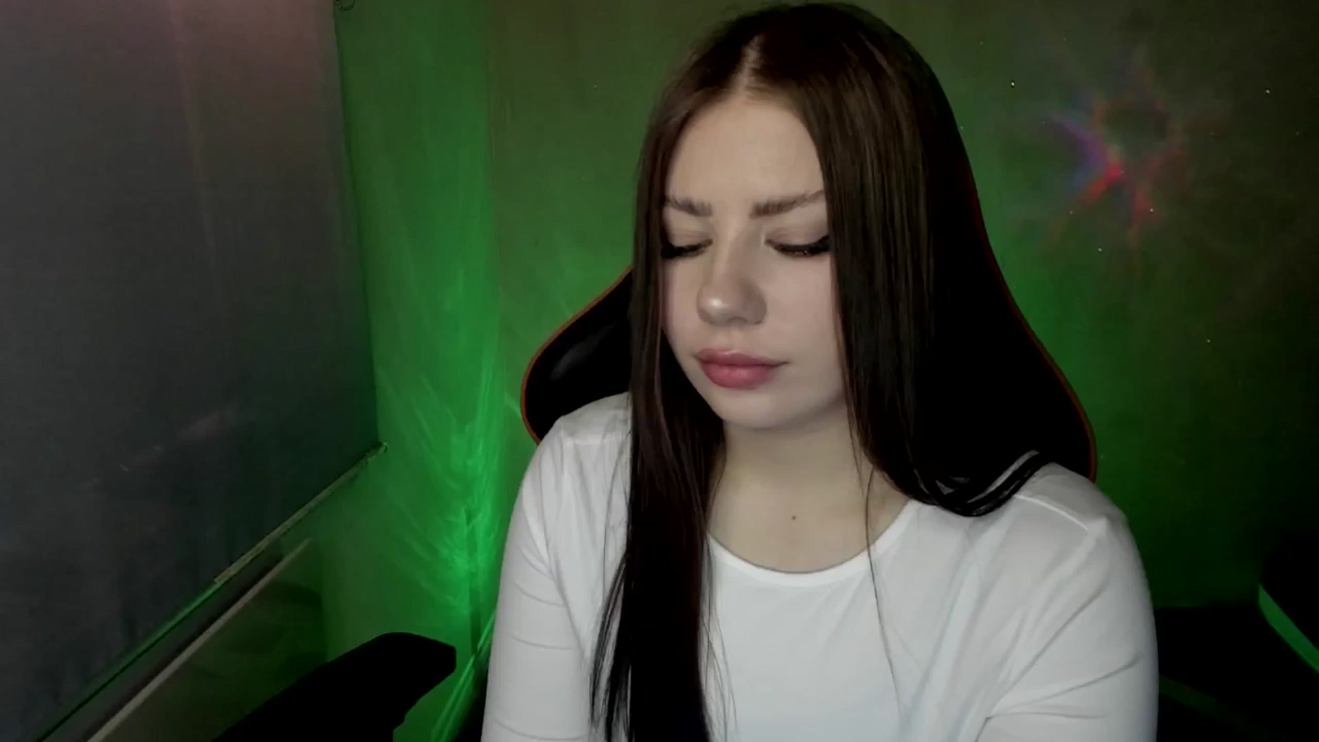 Gallery image thumbnail from FlyingDream's myfreecams stream on, 05/29/2025, 10:41 image 5 of 20