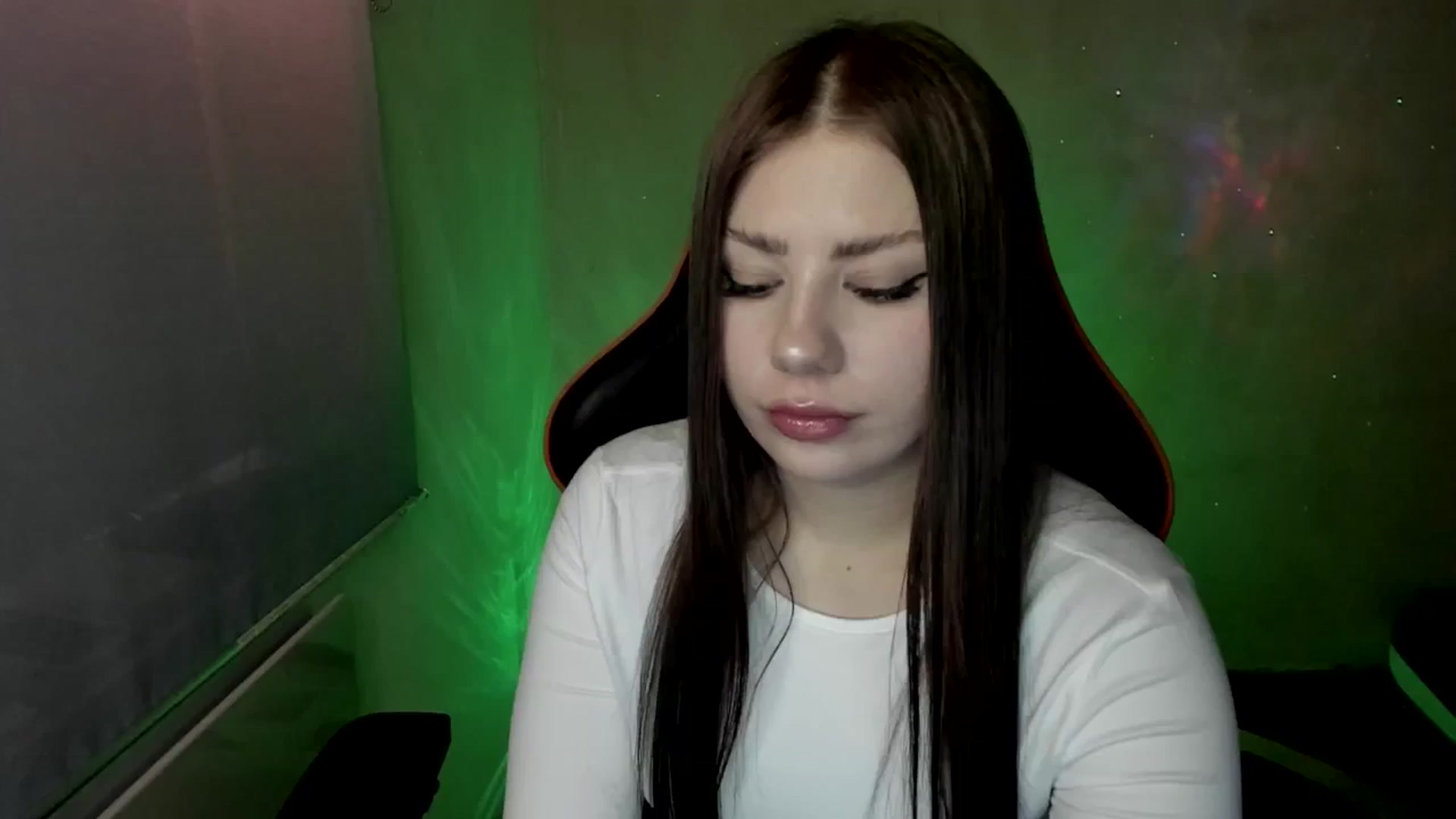 Gallery image thumbnail from FlyingDream's myfreecams stream on, 05/29/2025, 10:41 image 11 of 20