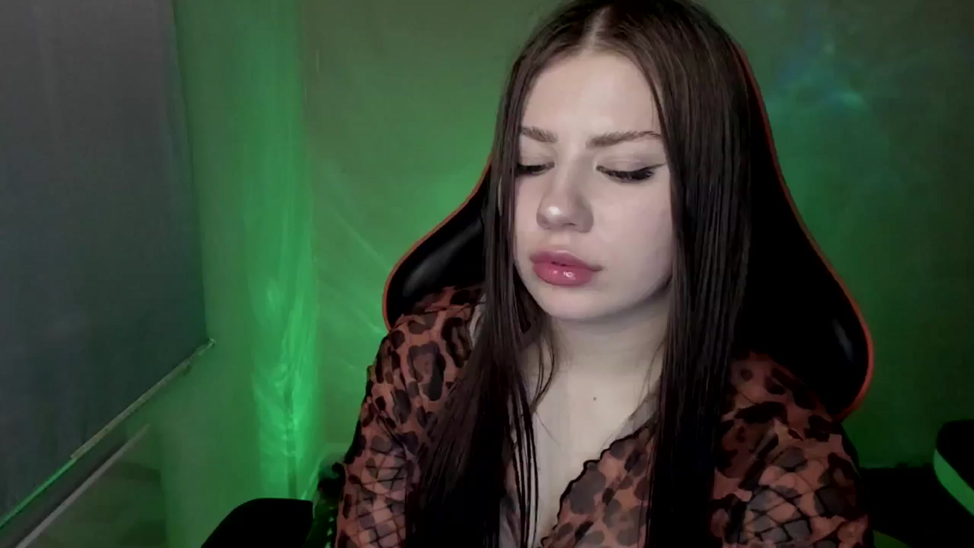 Gallery image thumbnail from FlyingDream's myfreecams stream on, 05/30/2025, 12:55 image 15 of 20