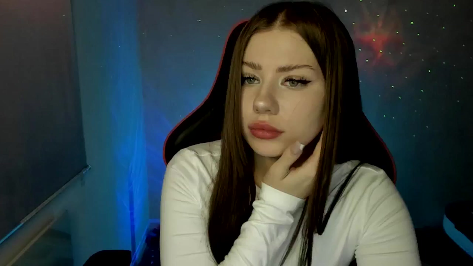 Gallery image thumbnail from FlyingDream's myfreecams stream on, 05/31/2025, 12:42 image 17 of 20