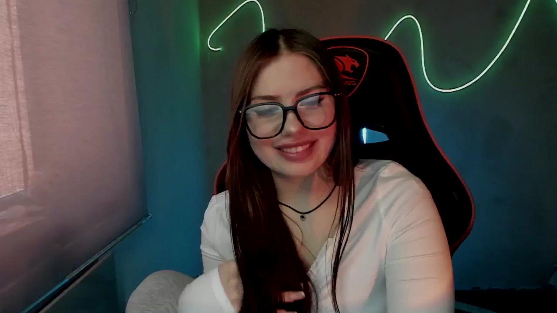 Gallery image thumbnail from FlyingDream's myfreecams stream on, 06/12/2025, 11:15 image 17 of 20