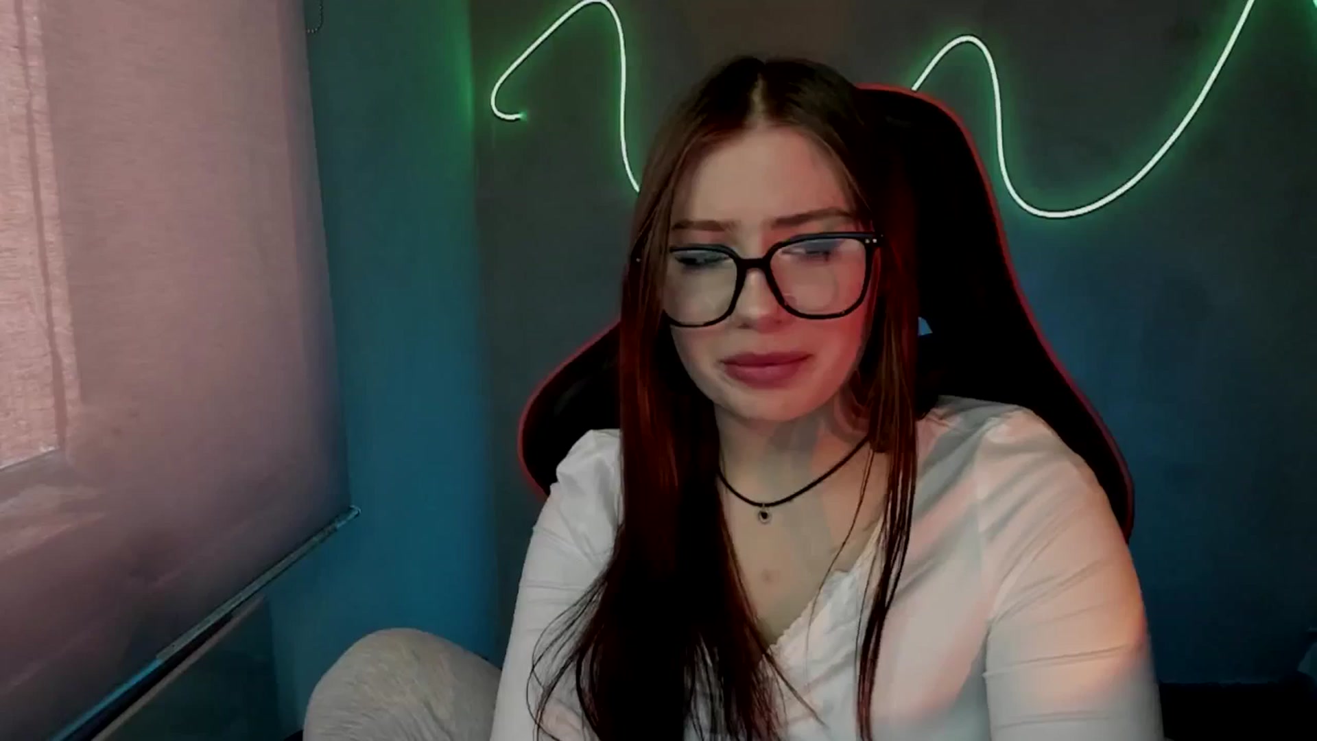 Gallery image thumbnail from FlyingDream's myfreecams stream on, 06/12/2025, 11:15 image 16 of 20