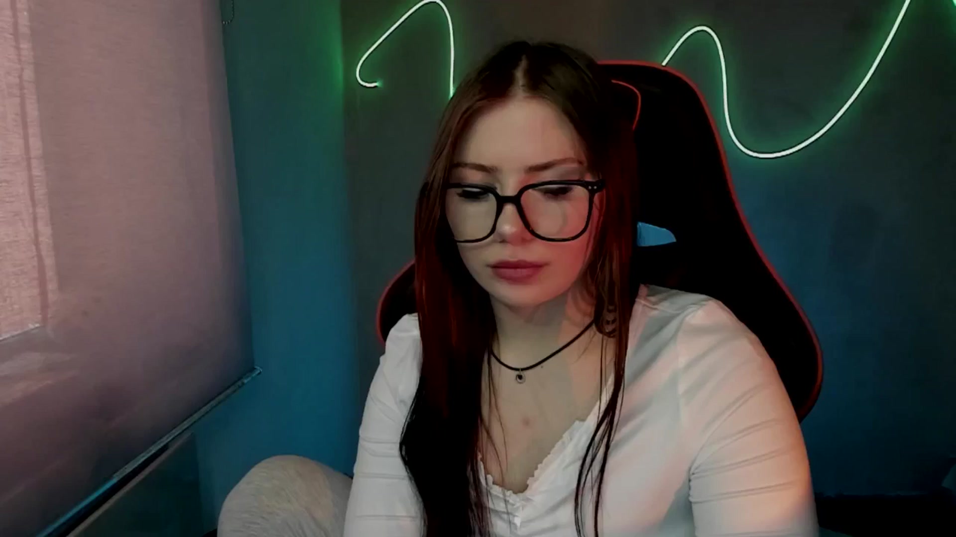 Gallery image thumbnail from FlyingDream's myfreecams stream on, 06/12/2025, 11:15 image 12 of 20