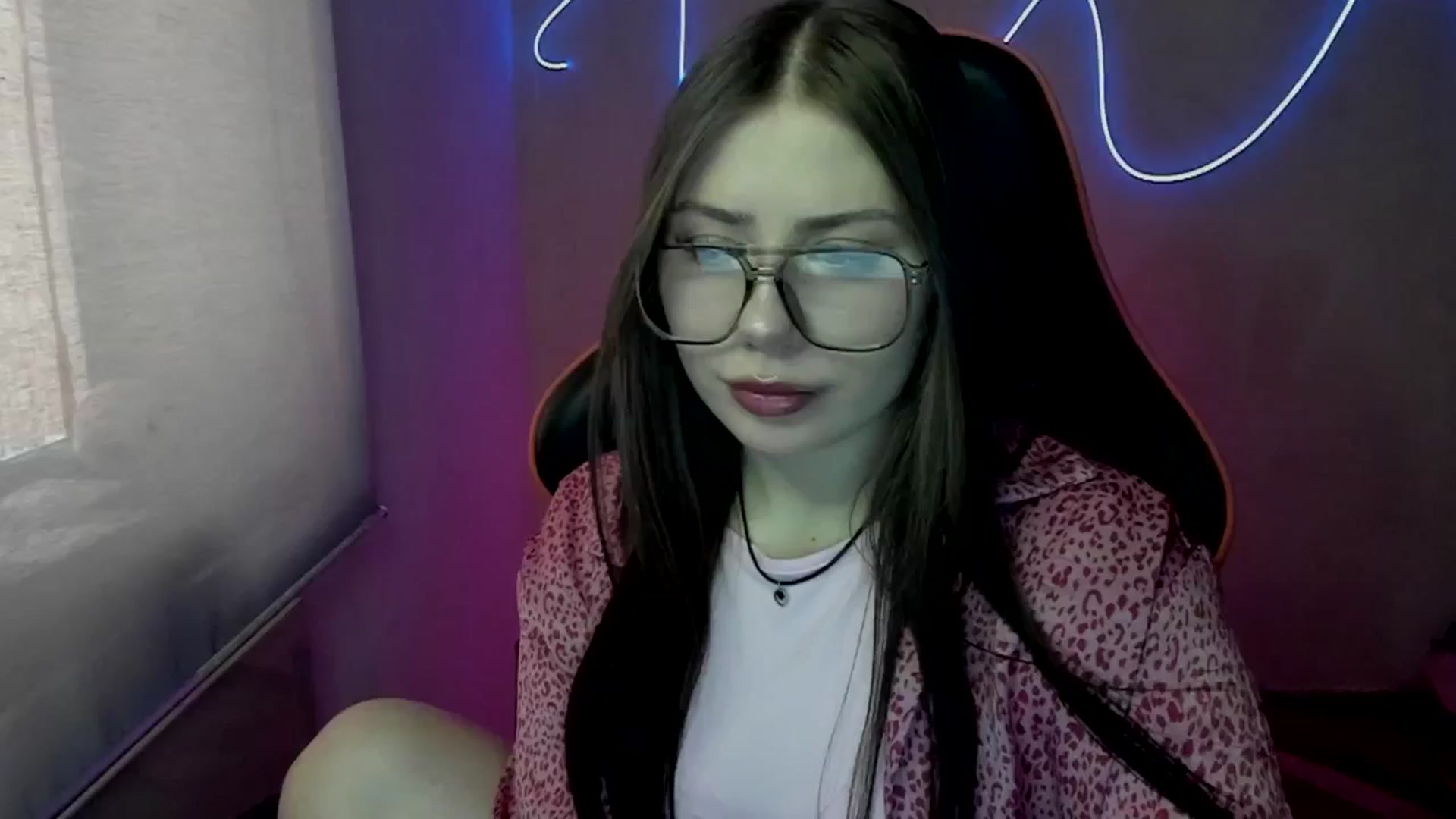 Gallery image thumbnail from FlyingDream's myfreecams stream on, 06/15/2025, 11:09 image 7 of 20