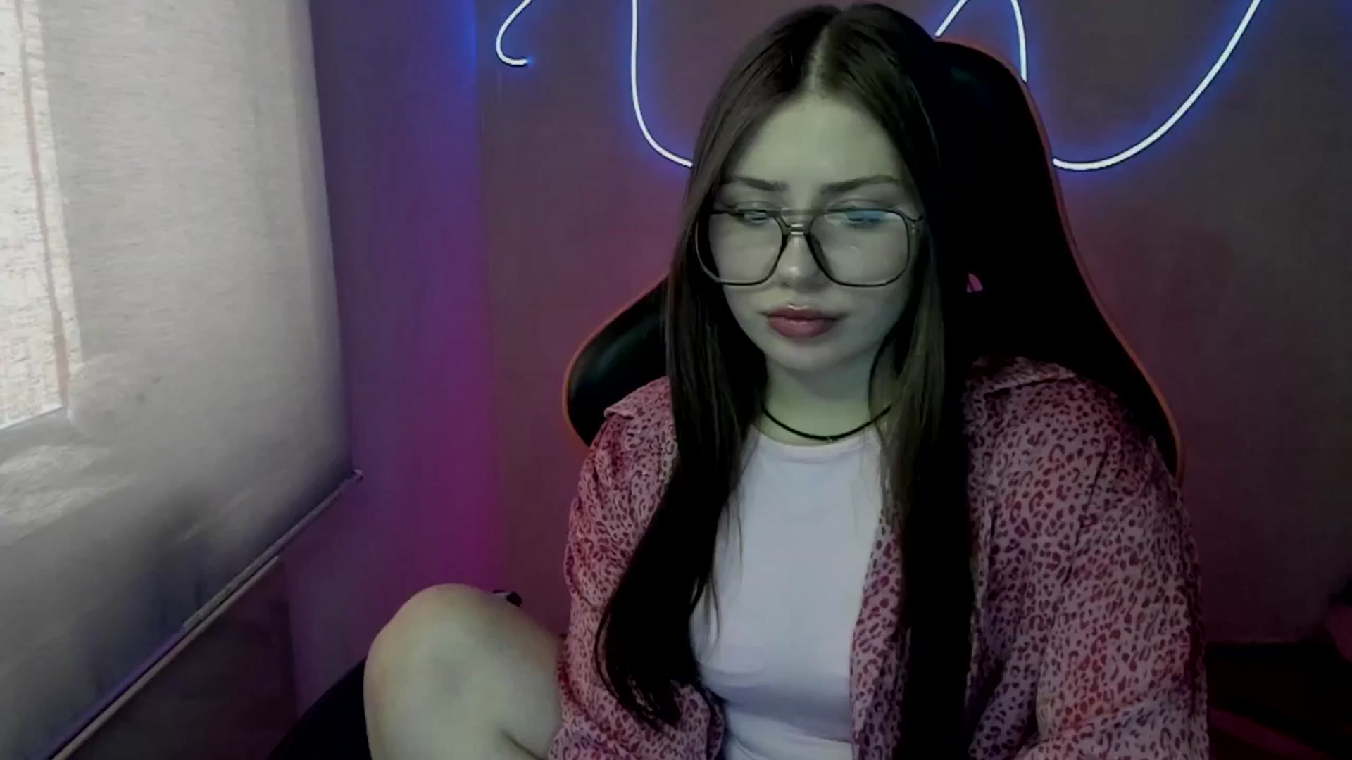 Gallery image thumbnail from FlyingDream's myfreecams stream on, 06/15/2025, 11:09 image 16 of 20