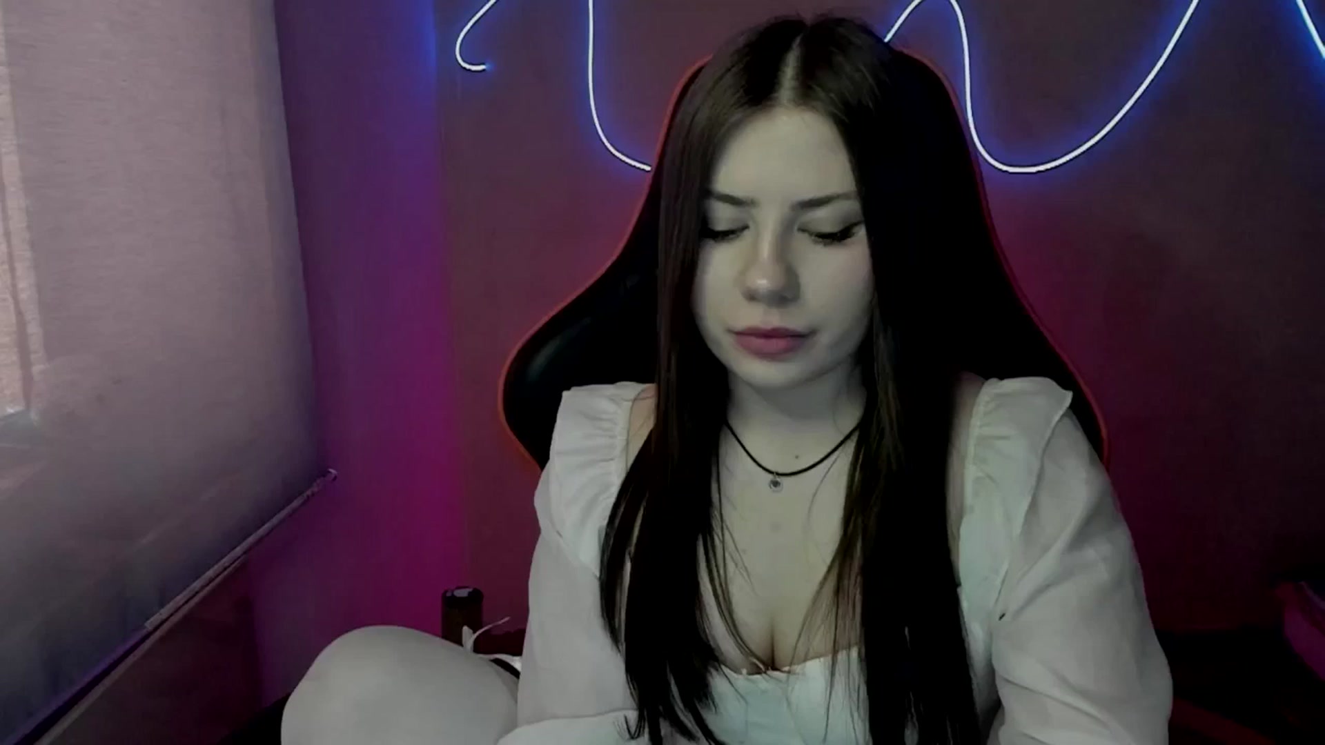 Gallery image thumbnail from FlyingDream's myfreecams stream on, 06/16/2025, 10:59 image 4 of 20