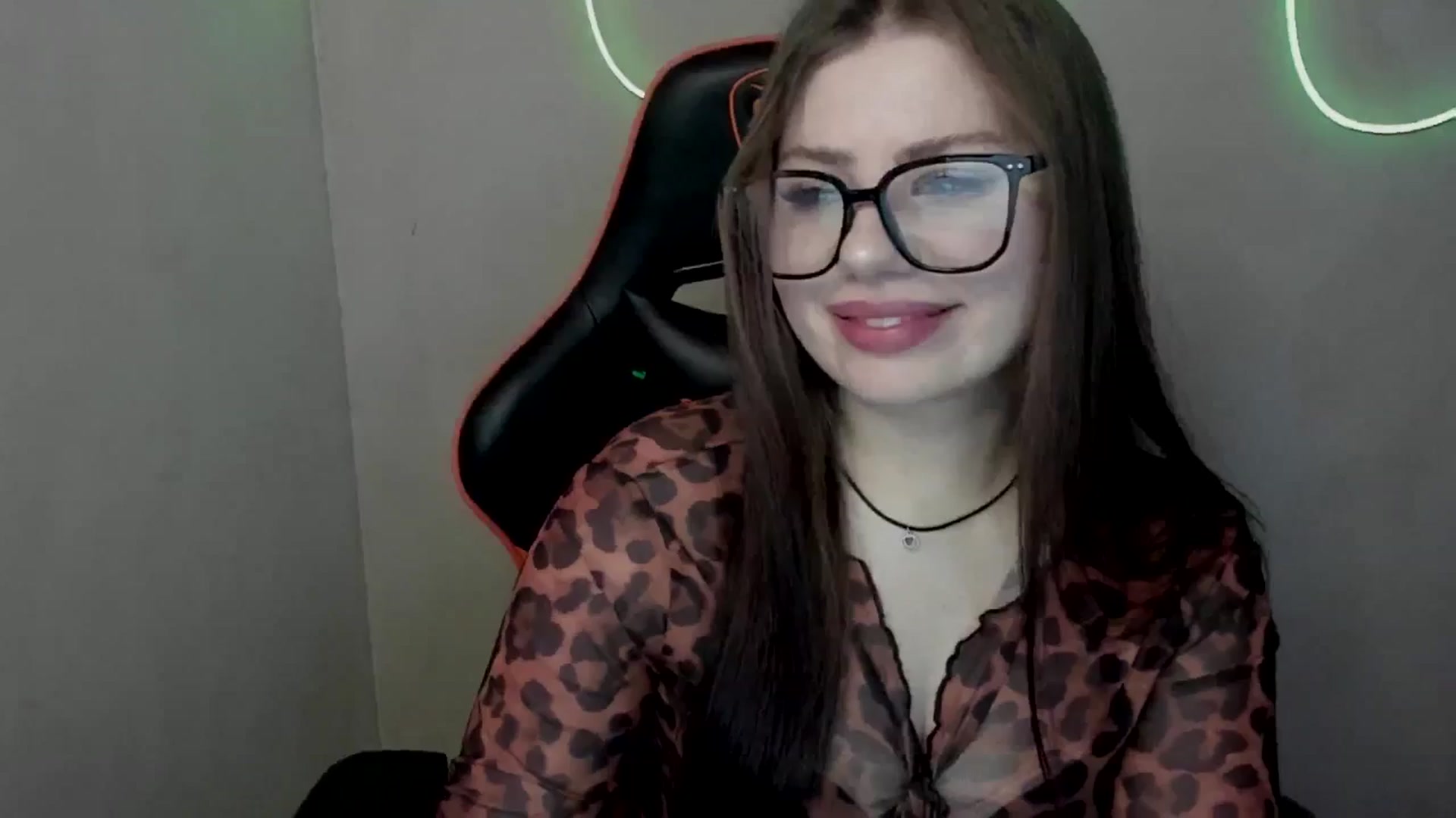 Gallery image thumbnail from FlyingDream's myfreecams stream on, 06/19/2025, 09:58 image 10 of 20