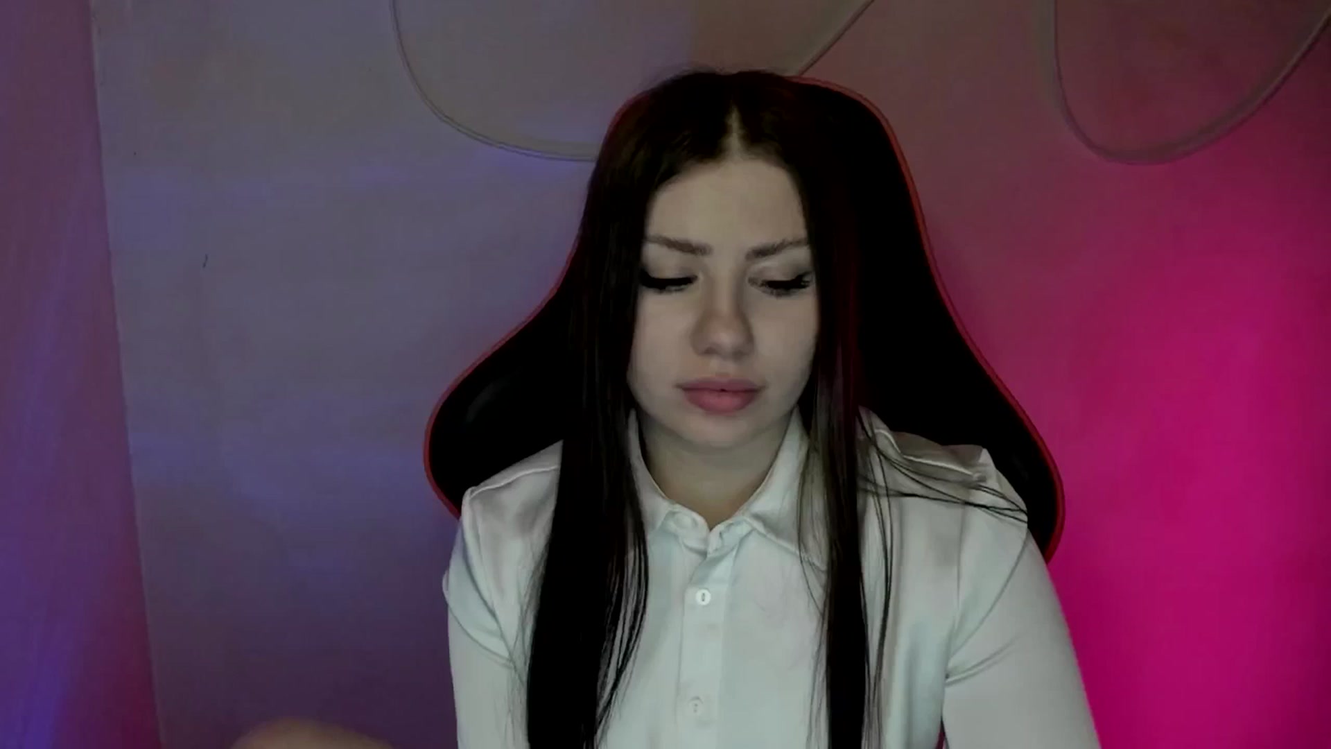 Gallery image thumbnail from FlyingDream's myfreecams stream on, 06/20/2025, 18:03 image 13 of 20