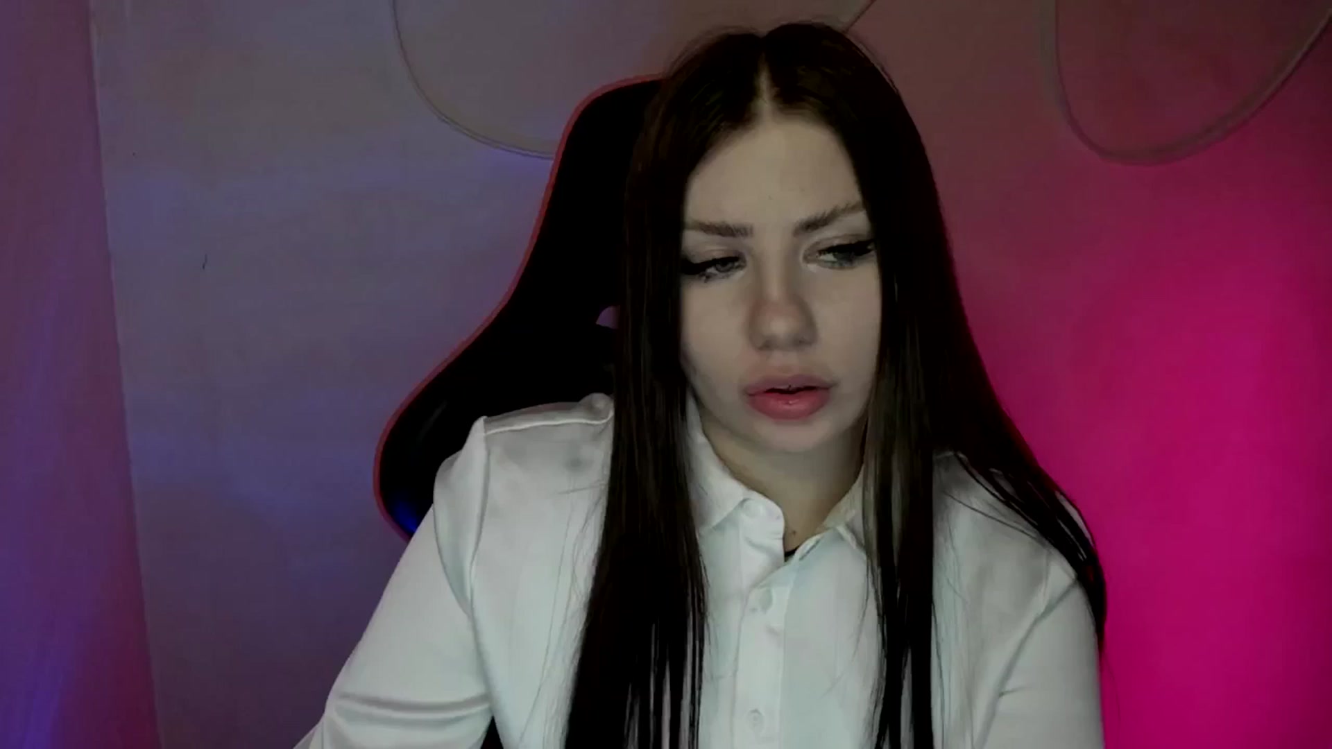 Gallery image thumbnail from FlyingDream's myfreecams stream on, 06/20/2025, 18:03 image 9 of 20