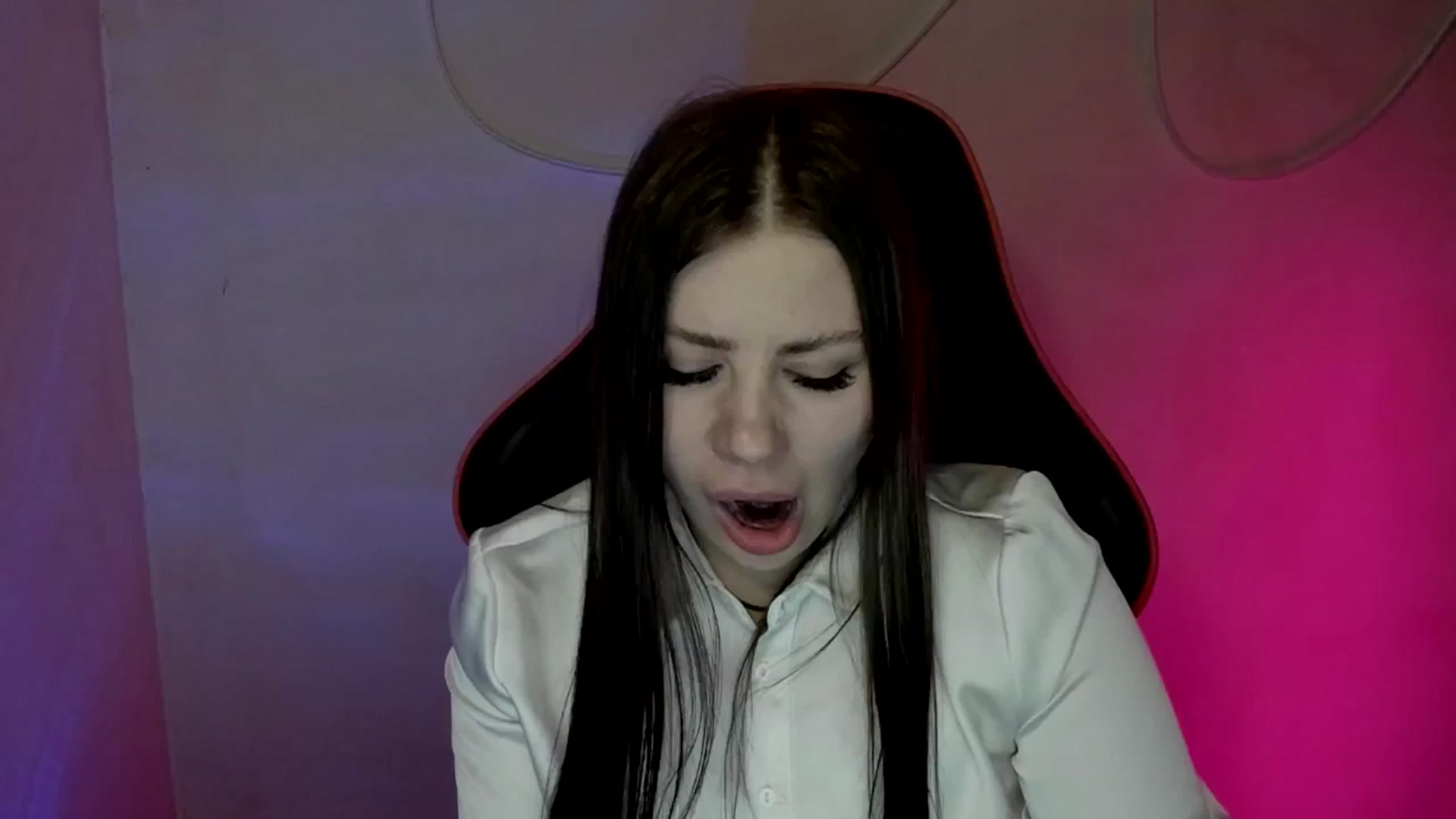 Gallery image thumbnail from FlyingDream's myfreecams stream on, 06/20/2025, 18:03 image 20 of 20