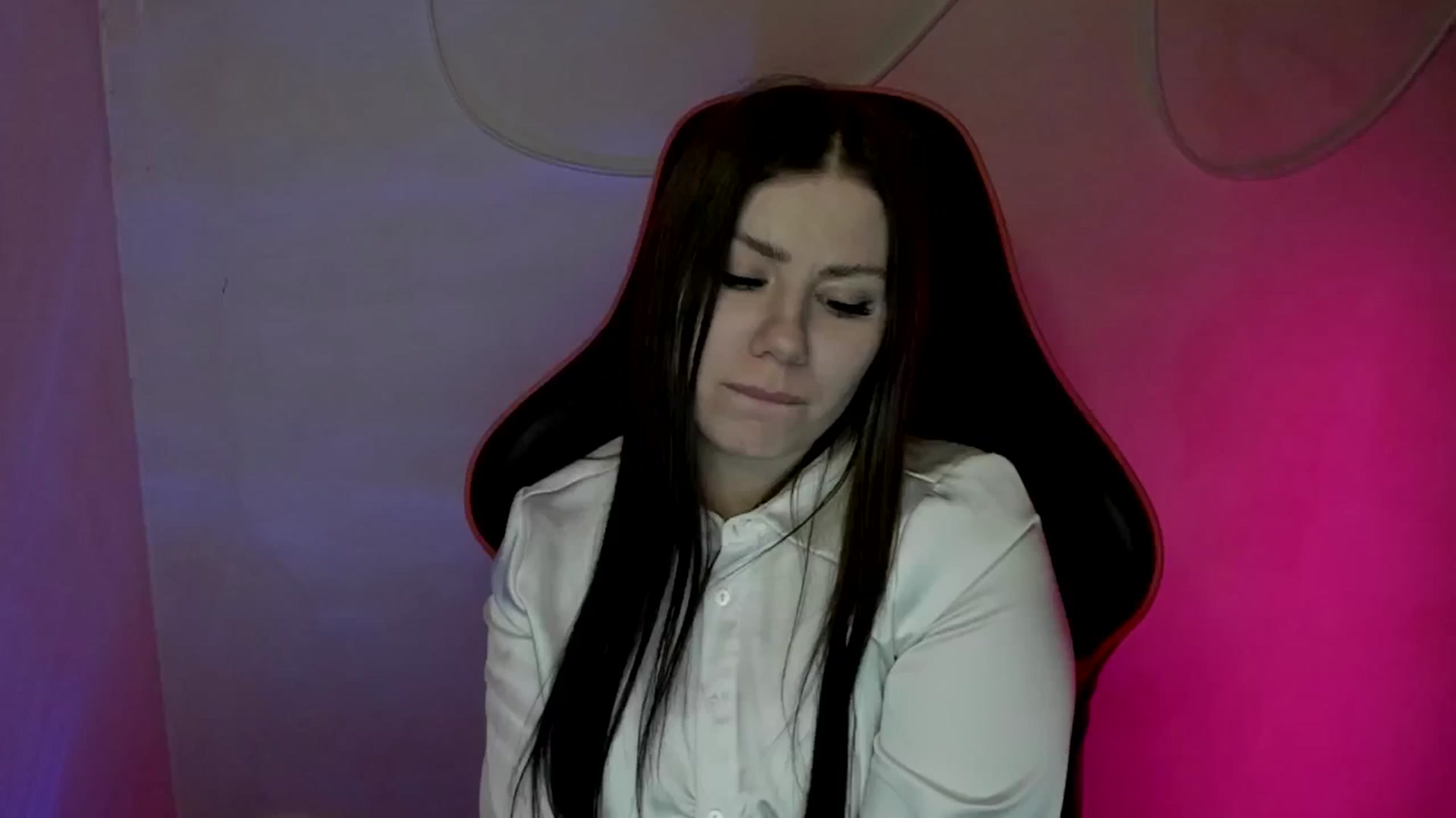Gallery image thumbnail from FlyingDream's myfreecams stream on, 06/20/2025, 18:03 image 19 of 20